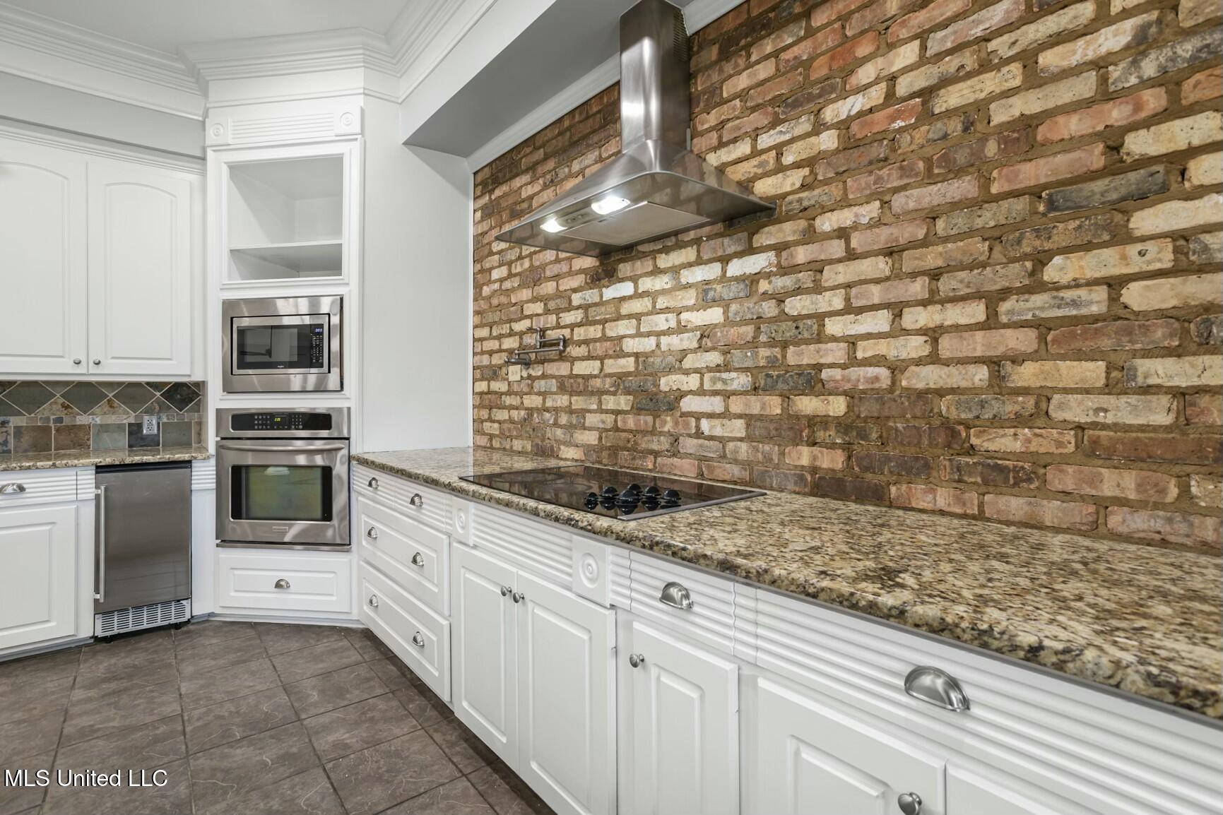 559 White Oak Road Property Photo 16