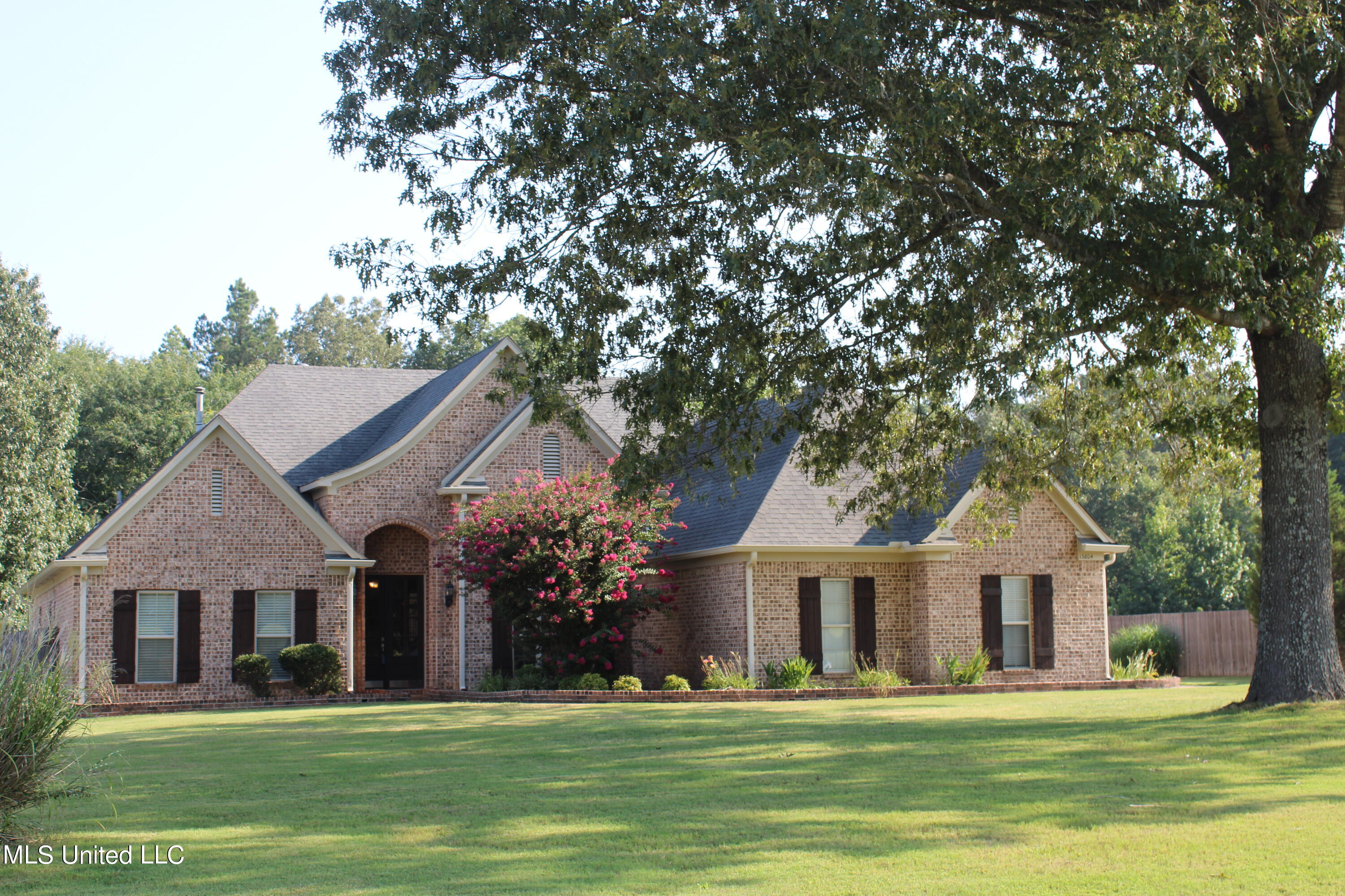 13804 Whispering Pines Drive Property Photo 1
