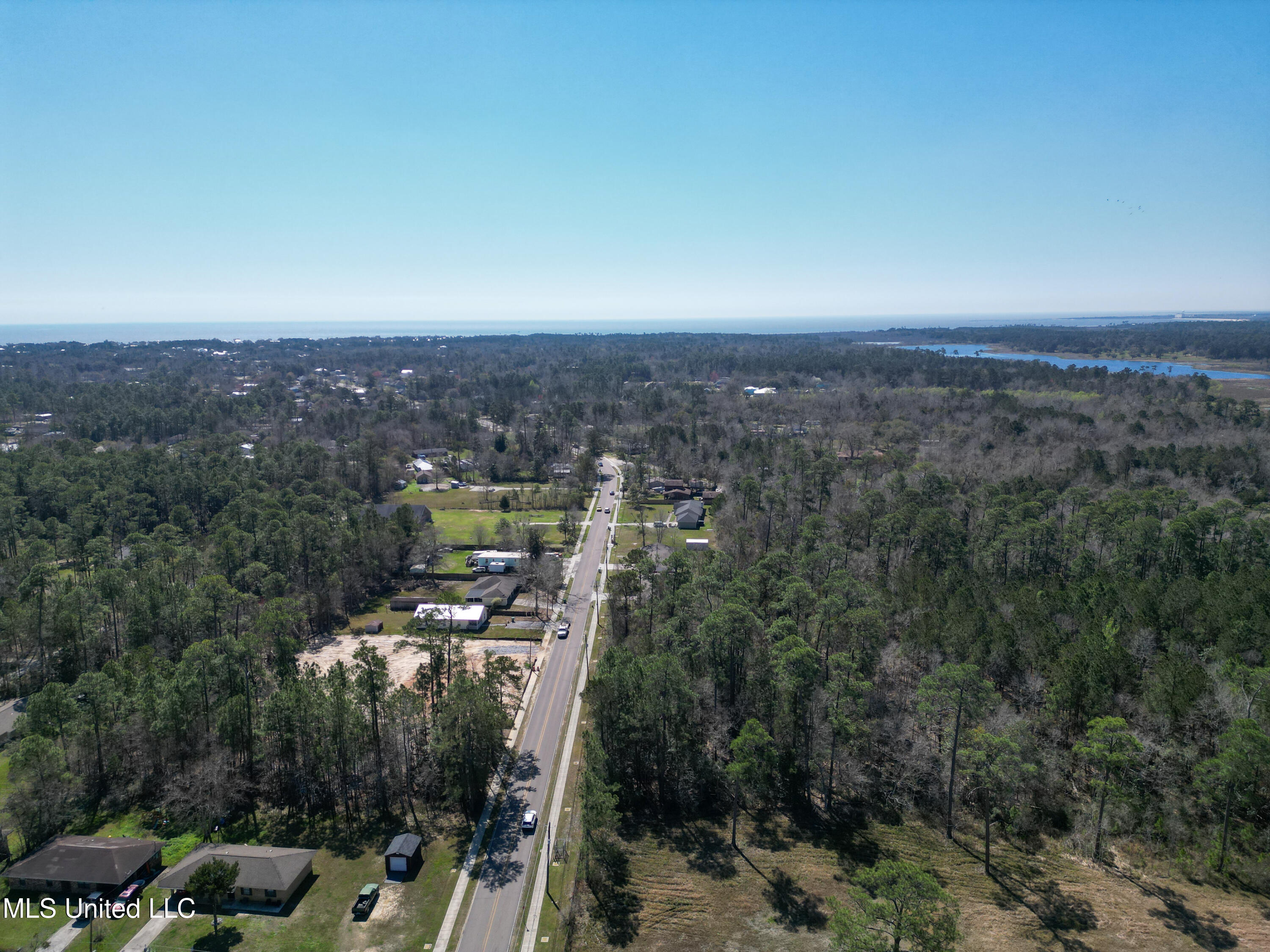 1705 Waveland Avenue Property Photo 4
