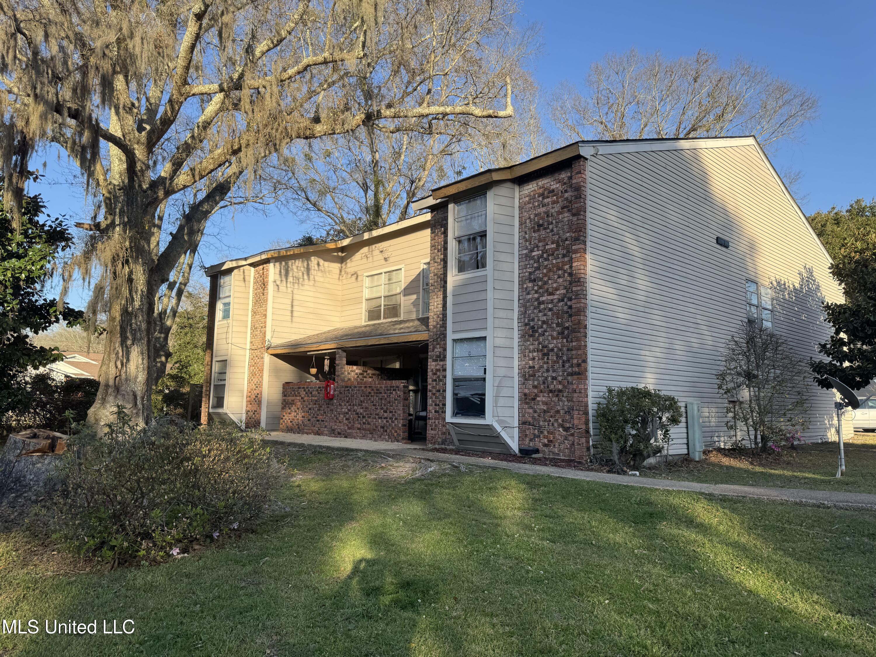 2804 Dubarry Drive Property Photo 1