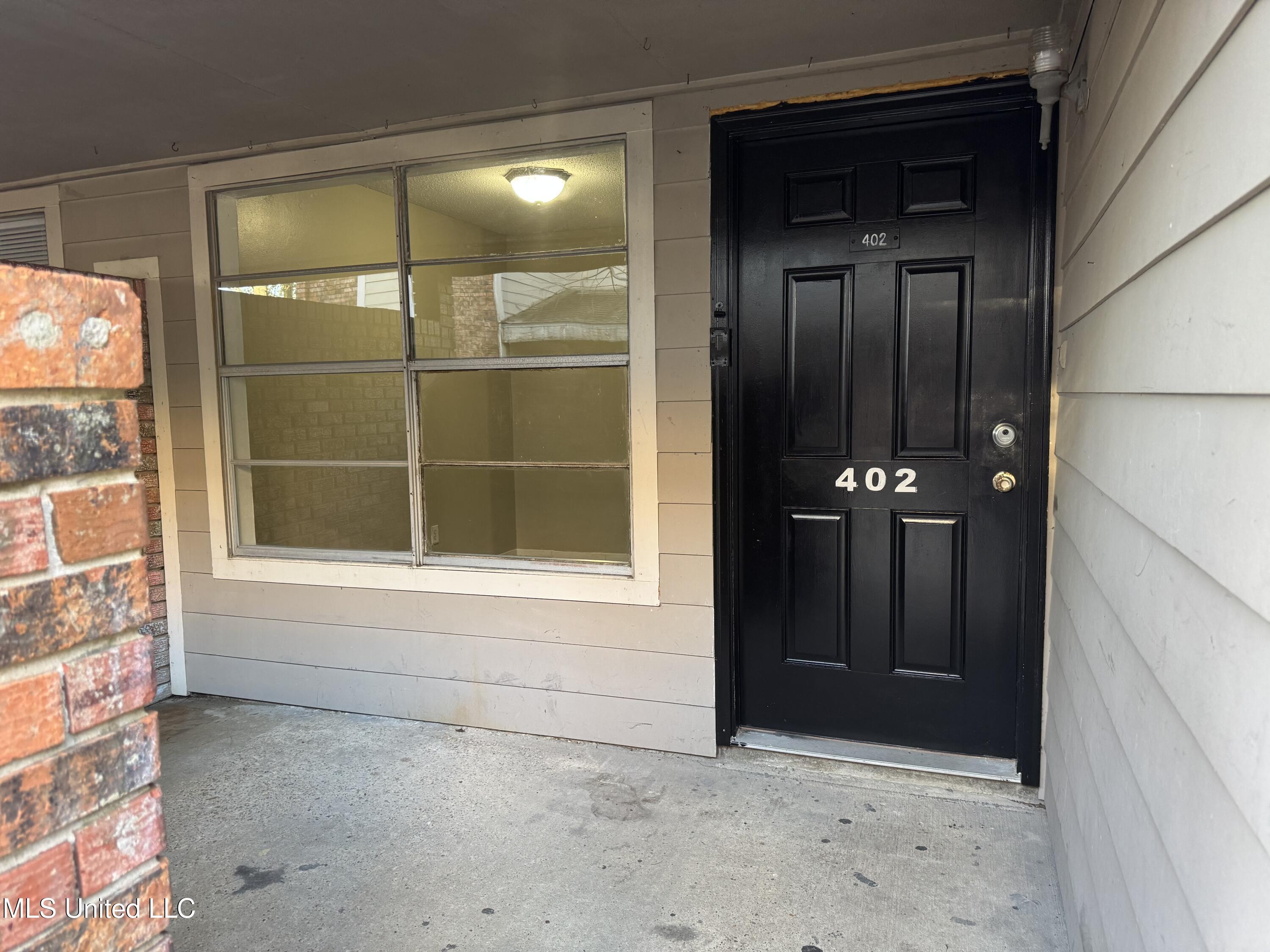 2804 Dubarry Drive Property Photo 2