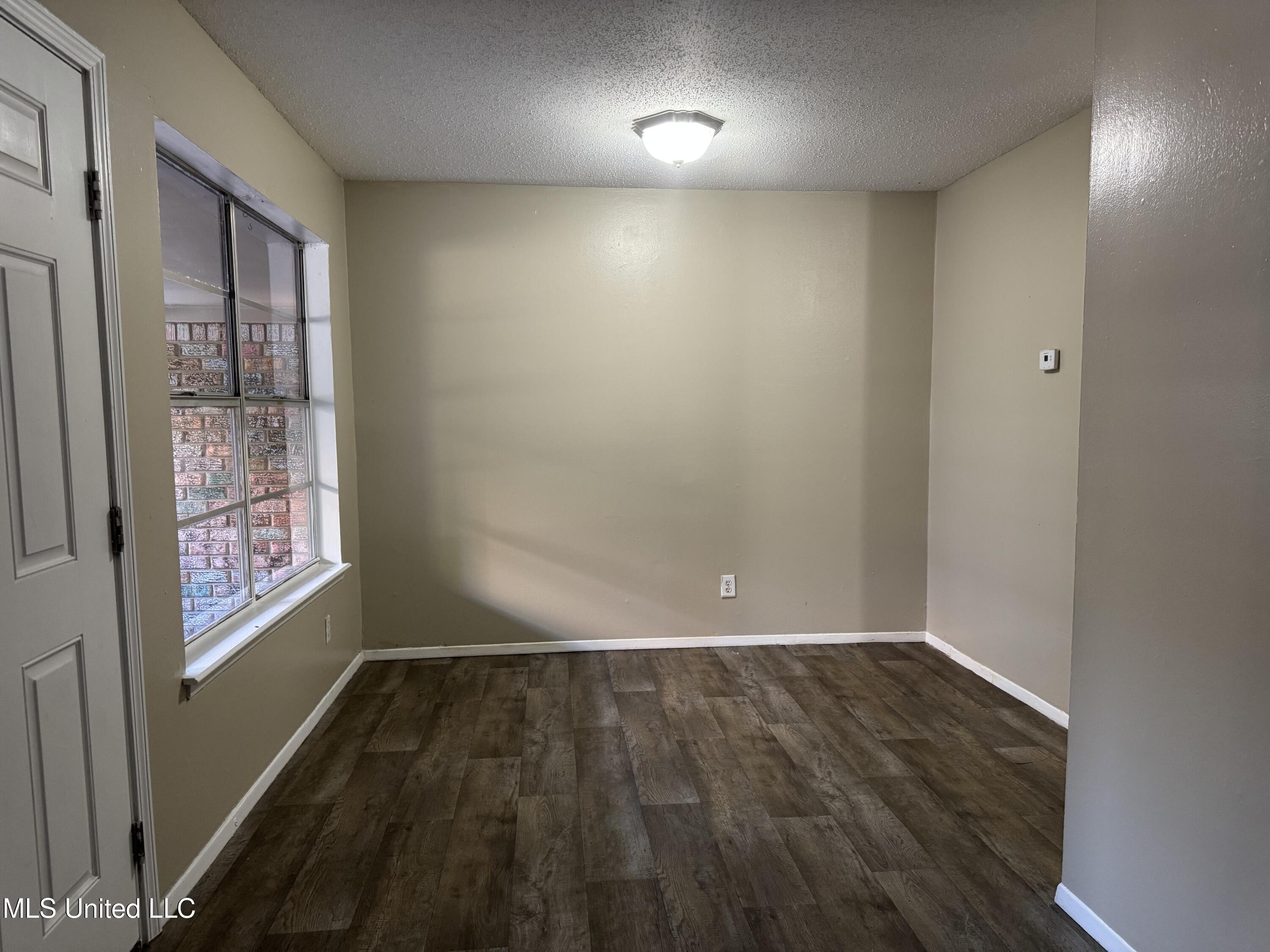 2804 Dubarry Drive Property Photo 4