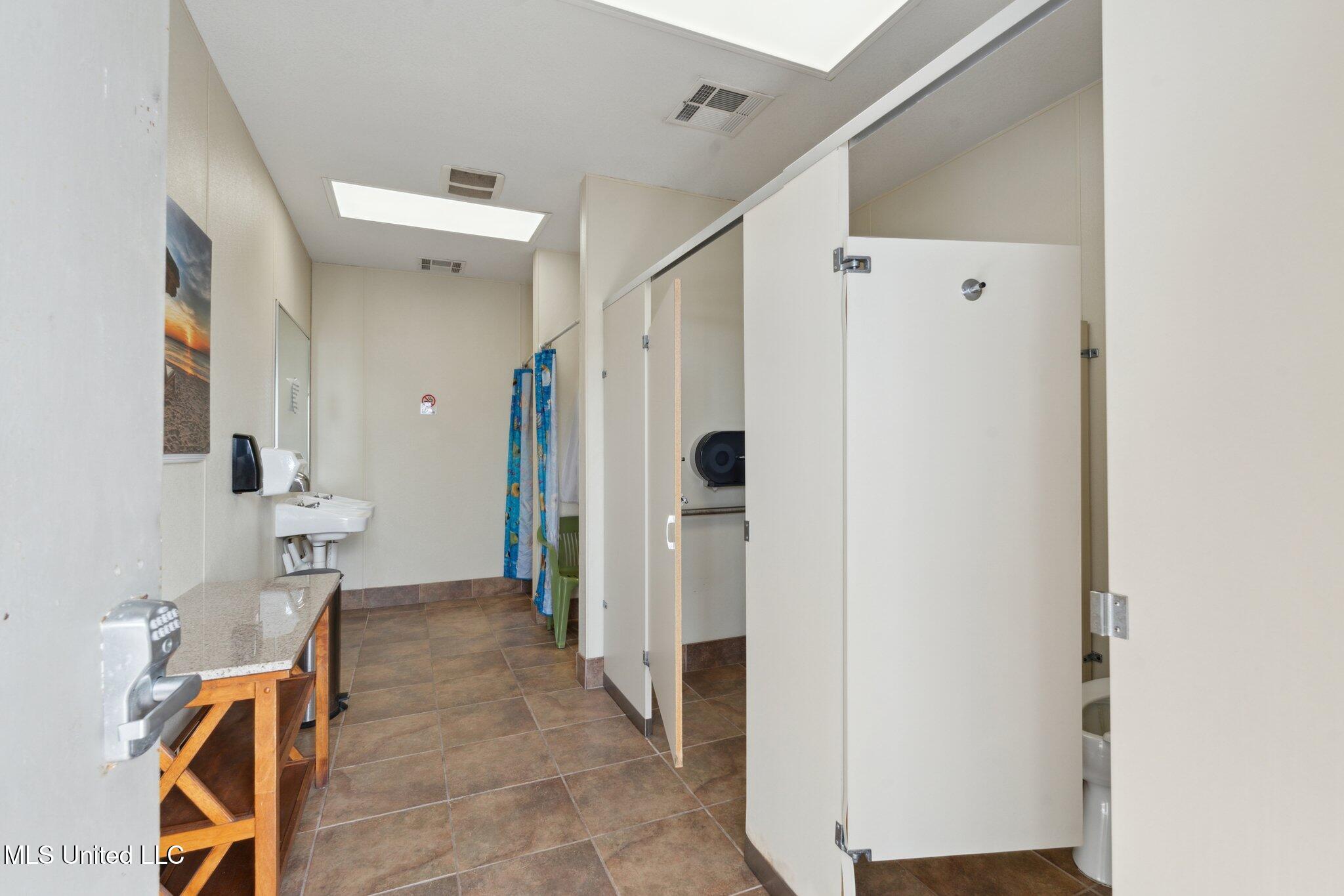 500 Broad Avenue Property Photo 3