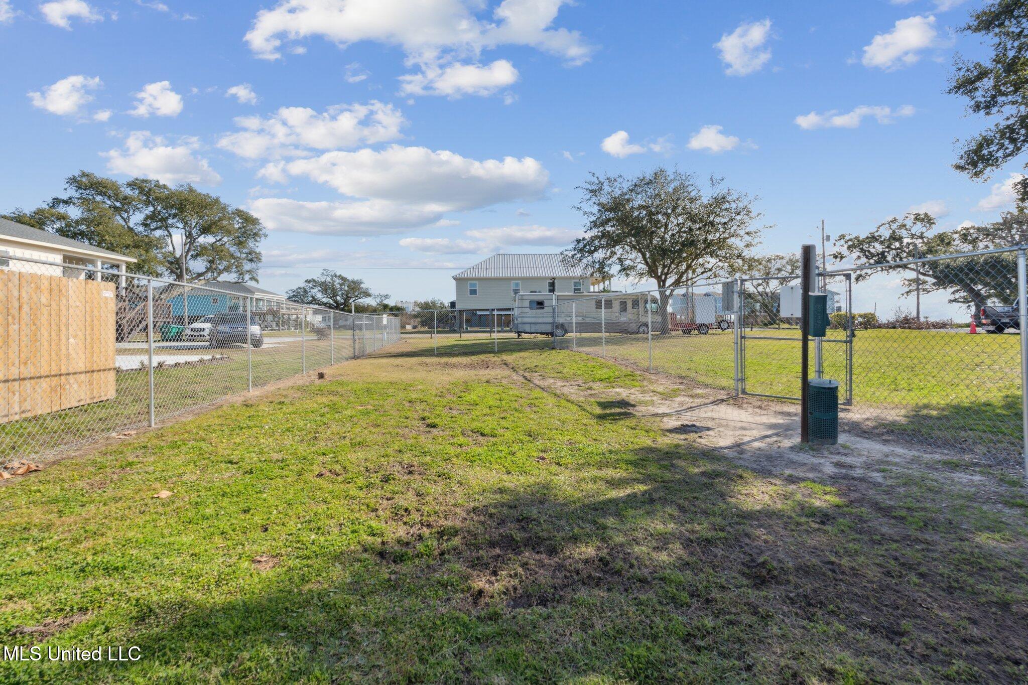 500 Broad Avenue Property Photo 11