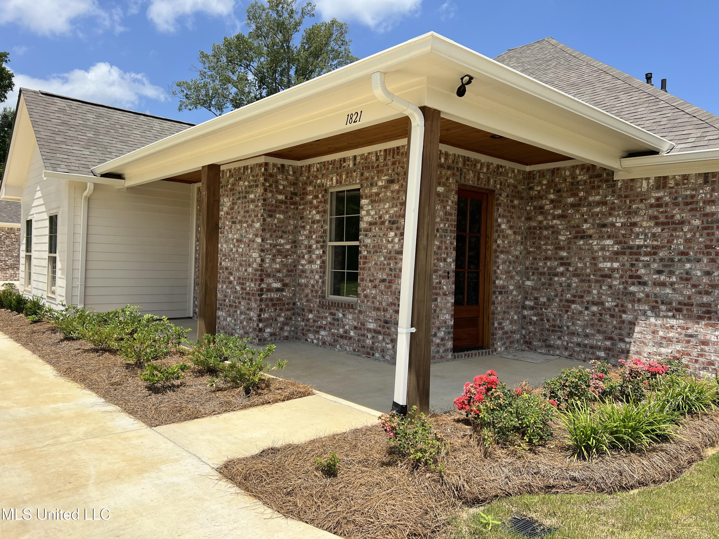 1821 Freedom Ring Drive Property Photo 1