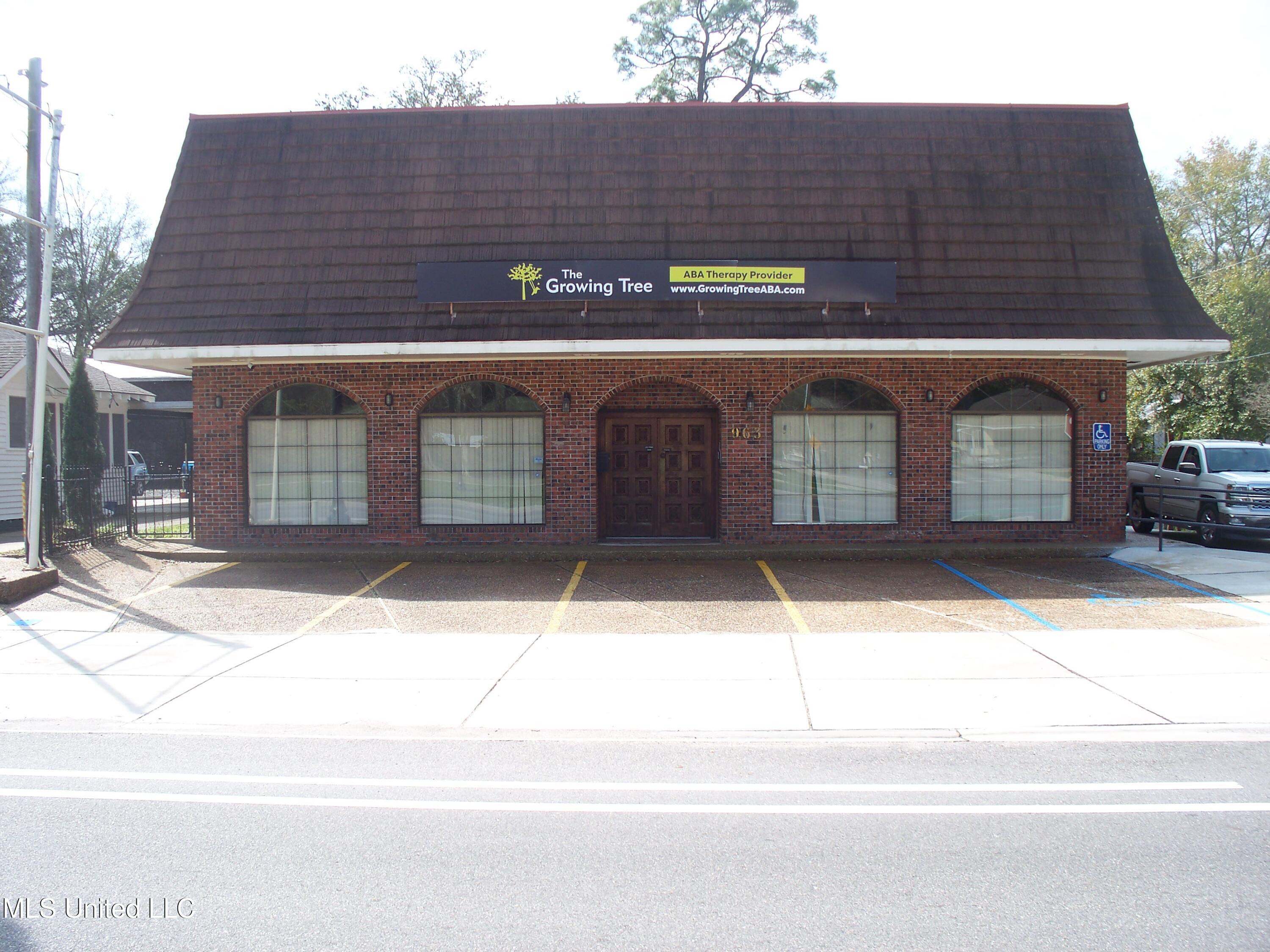 963 Division Street Property Photo 1