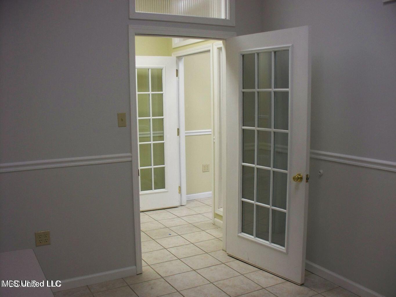 963 Division Street Property Photo 12