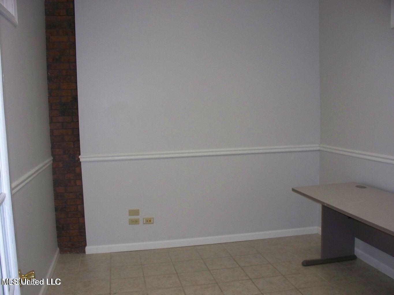 963 Division Street Property Photo 13