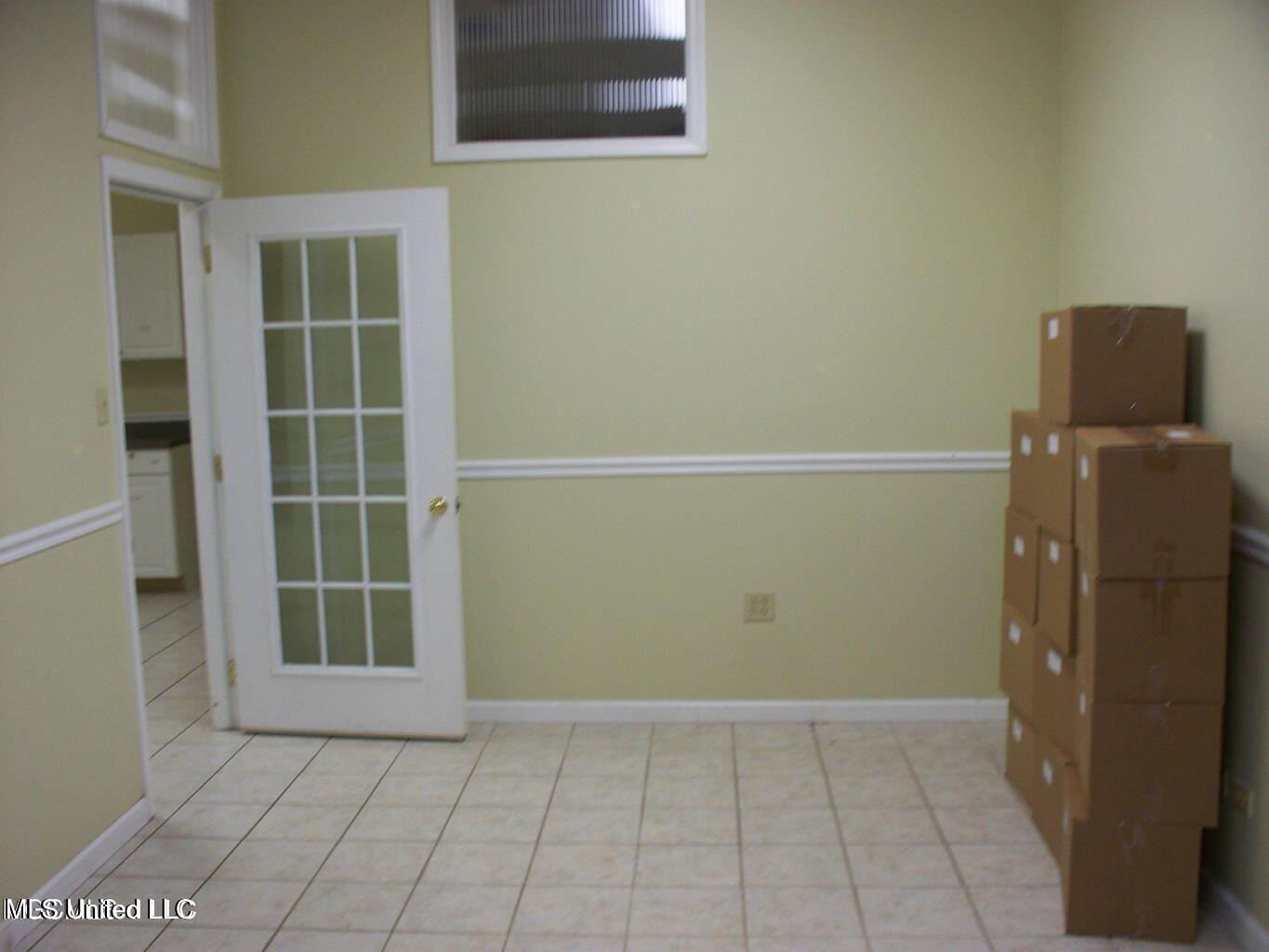 963 Division Street Property Photo 20