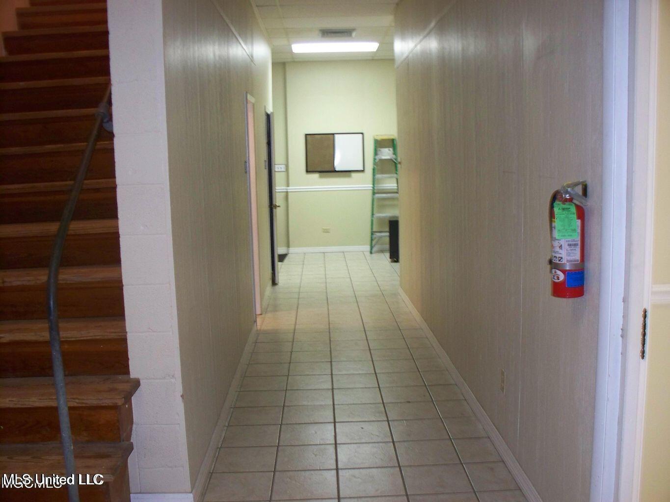 963 Division Street Property Photo 33