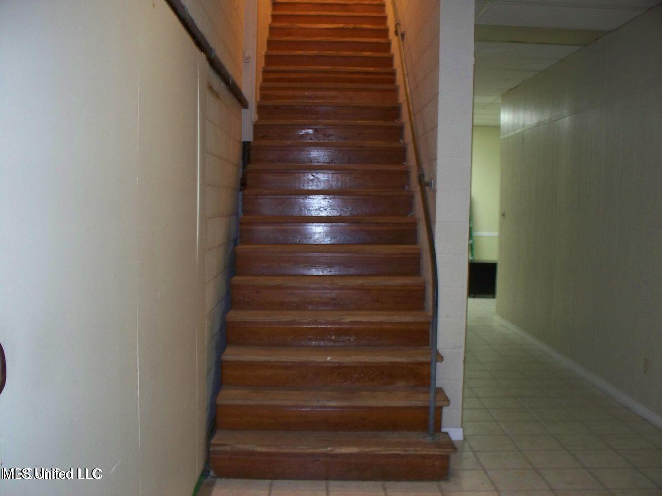 963 Division Street Property Photo 34