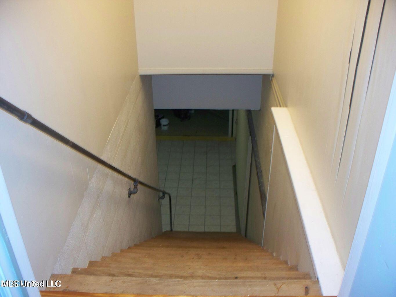 963 Division Street Property Photo 35