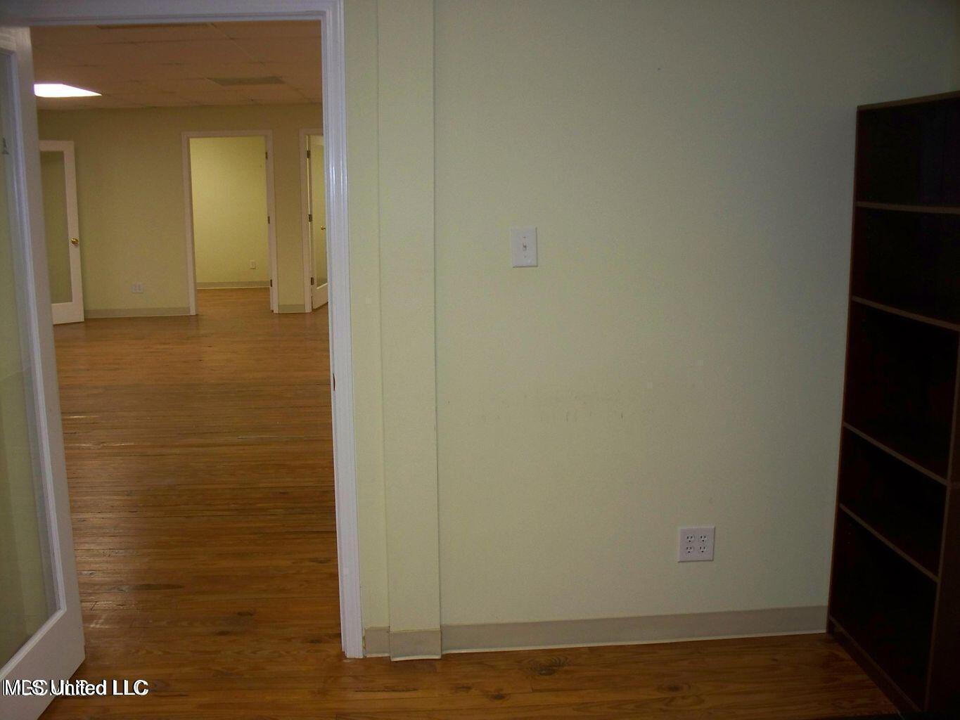 963 Division Street Property Photo 46