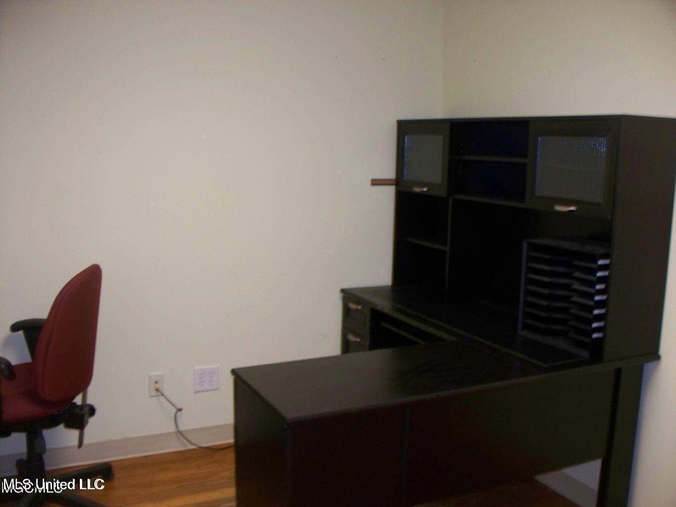 963 Division Street Property Photo 48