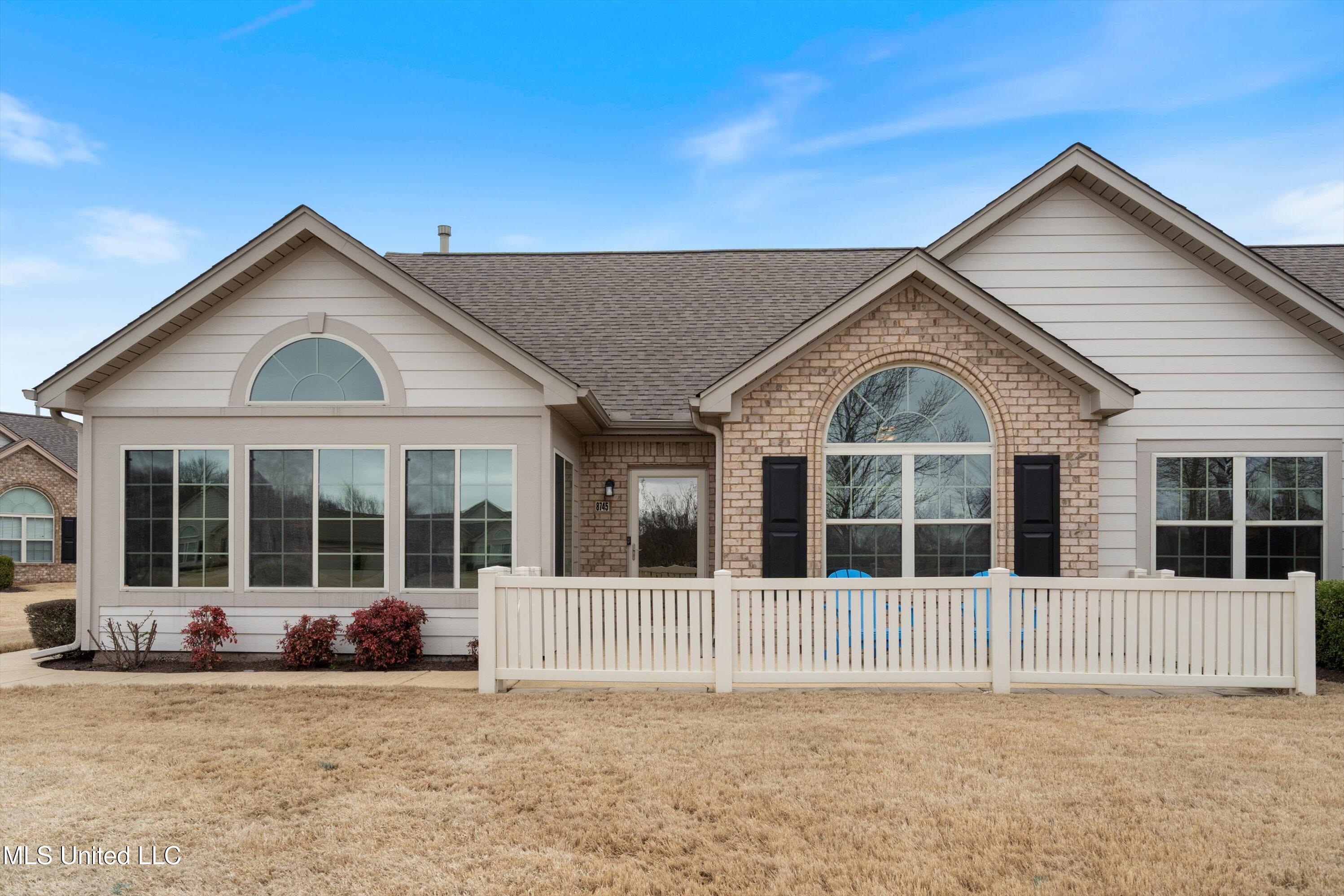 8745 Parkview Oaks Circle Property Photo 1