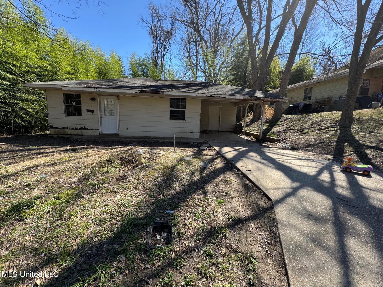 908 Wabash Avenue Property Photo 2