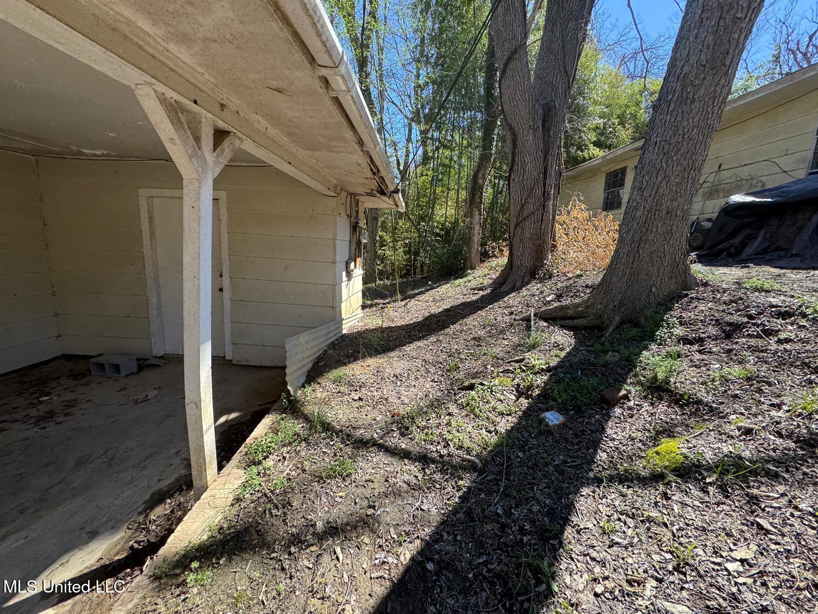 908 Wabash Avenue Property Photo 3