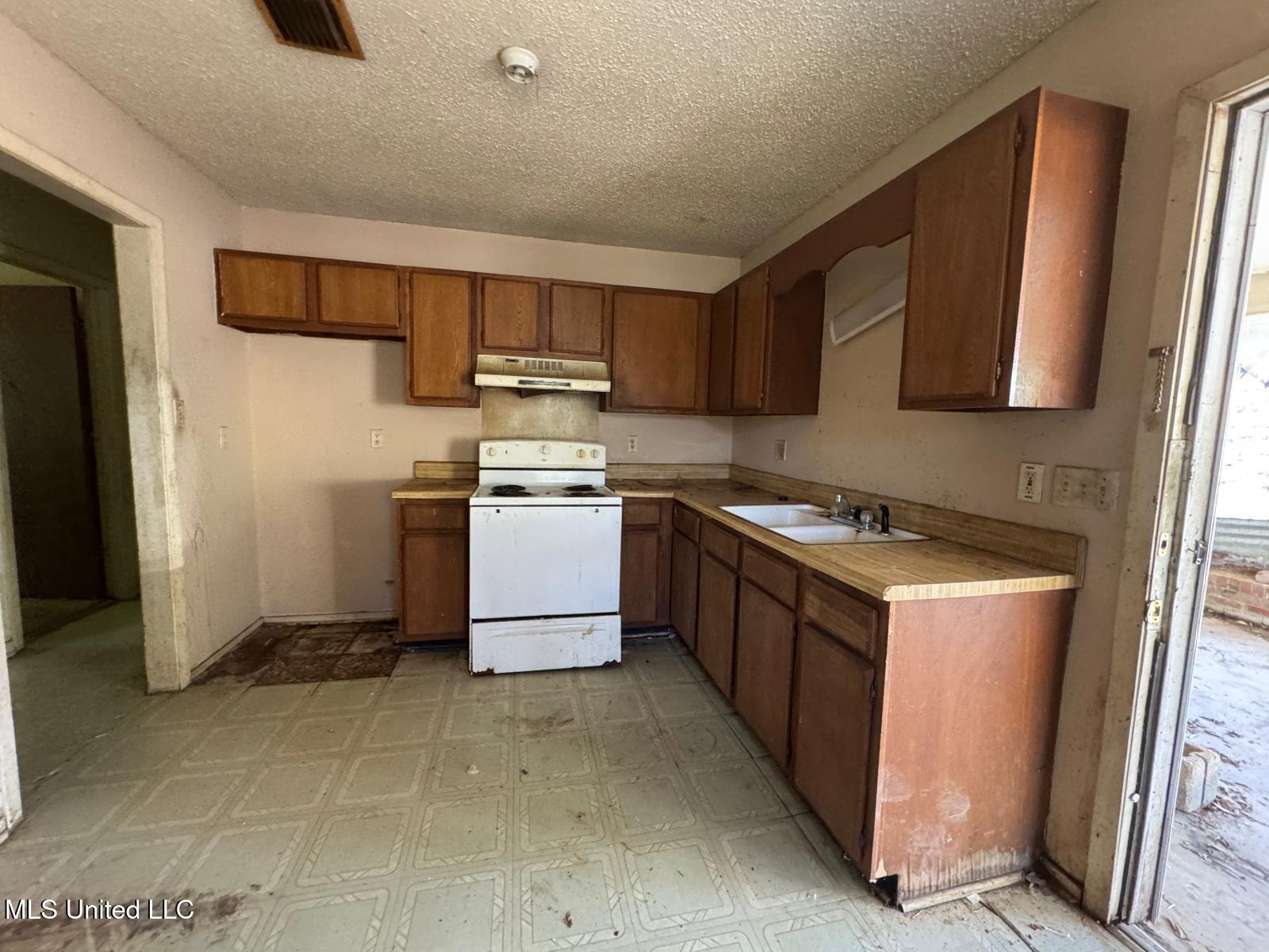 908 Wabash Avenue Property Photo 7