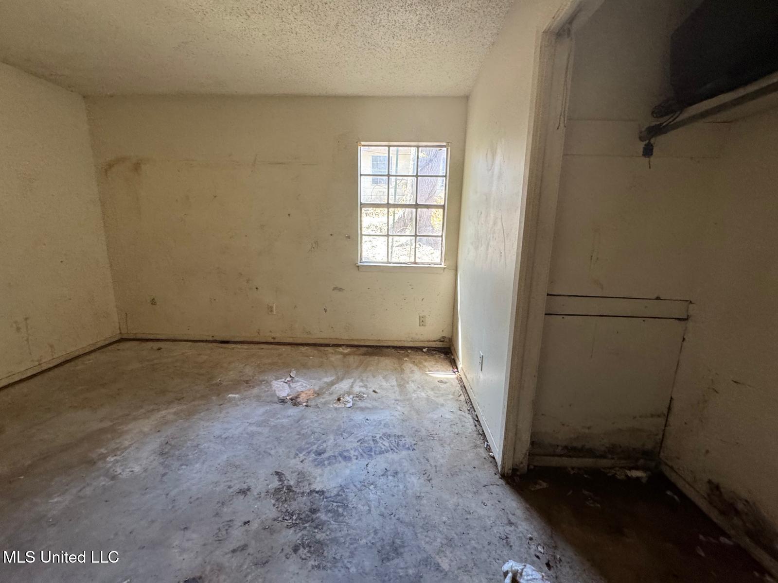 908 Wabash Avenue Property Photo 9