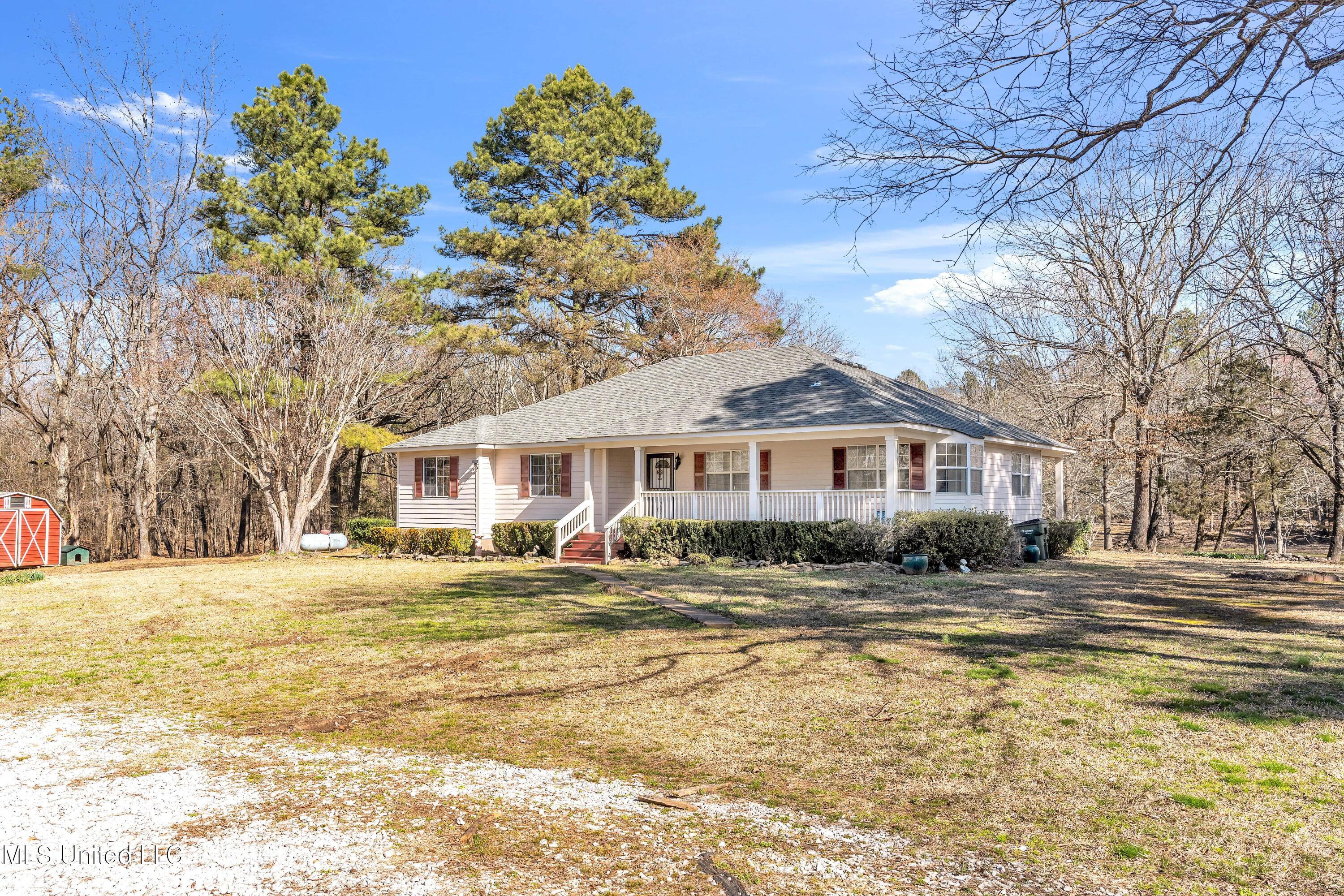5735 Smith Grove Road Property Photo 1