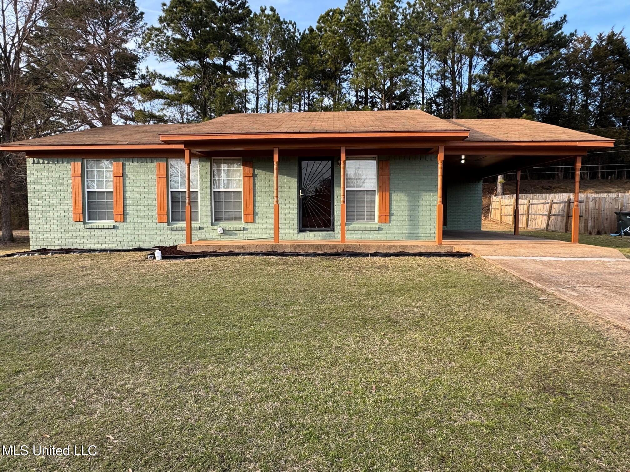 530 Sanders Avenue Property Photo 1