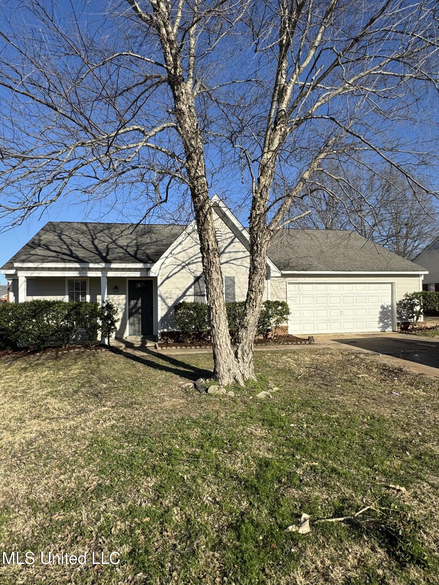 7190 Dunbarton Drive Property Photo 1