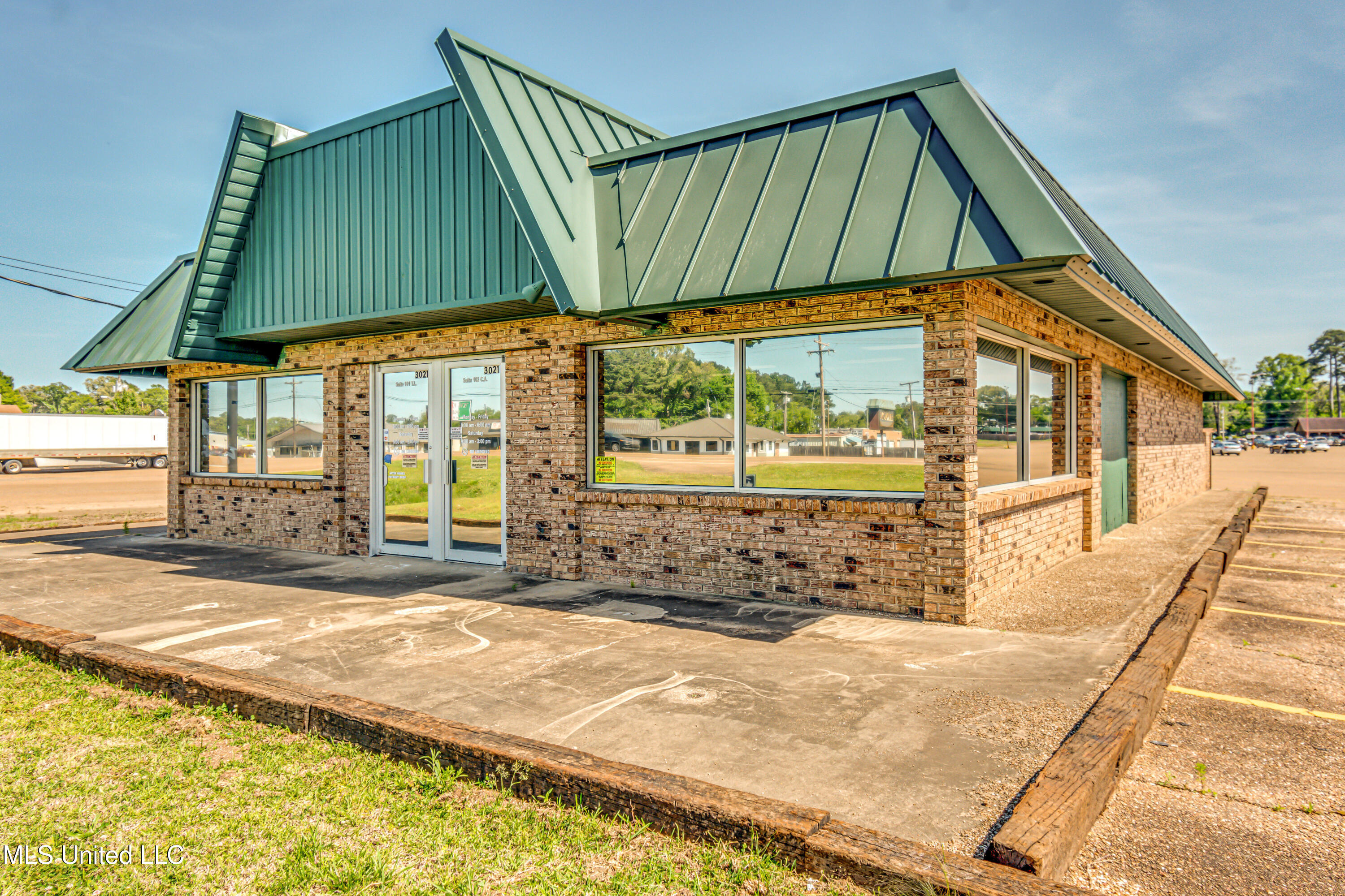 3021 Hwy 80 Property Photo 1