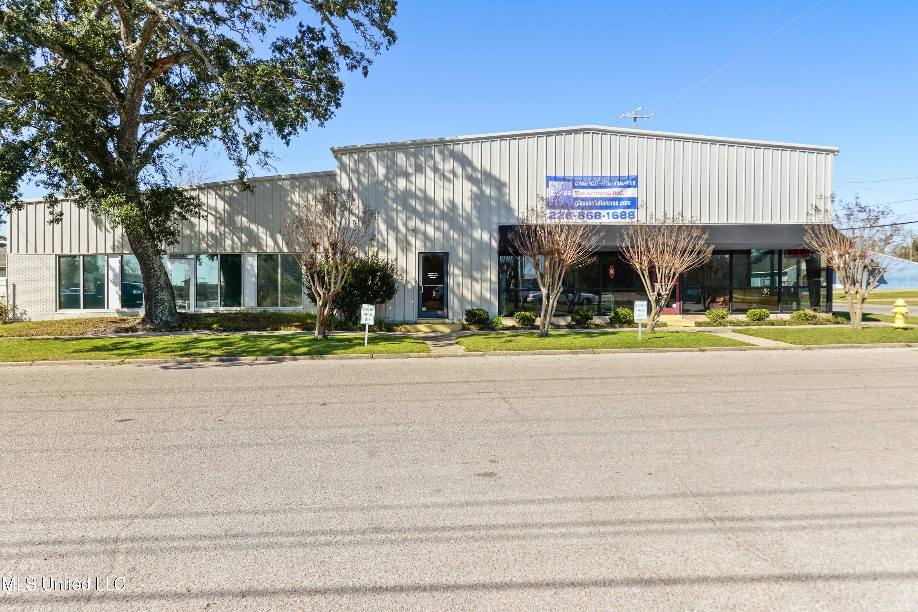 1621 29th Avenue Property Photo 1