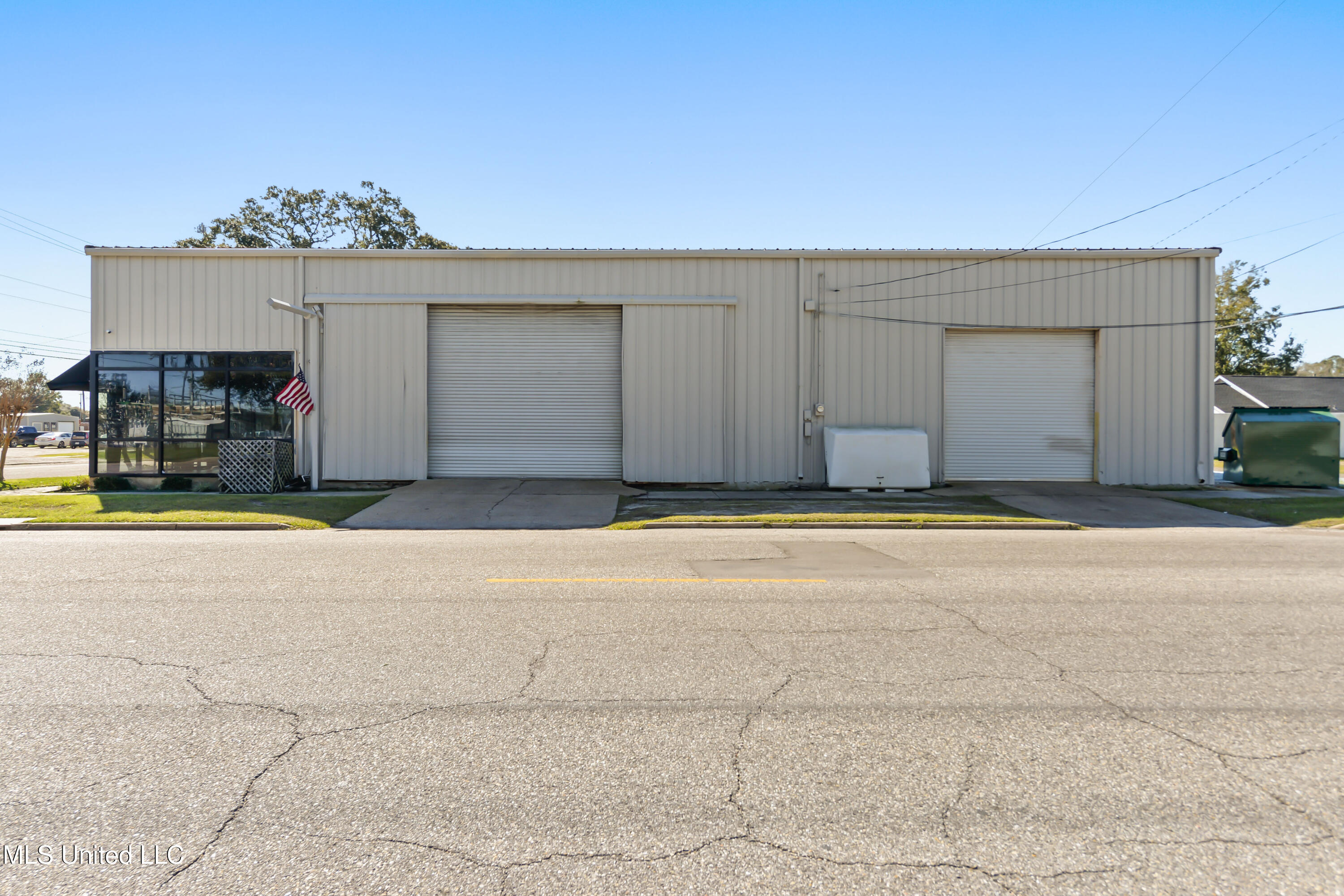 1621 29th Avenue Property Photo 2