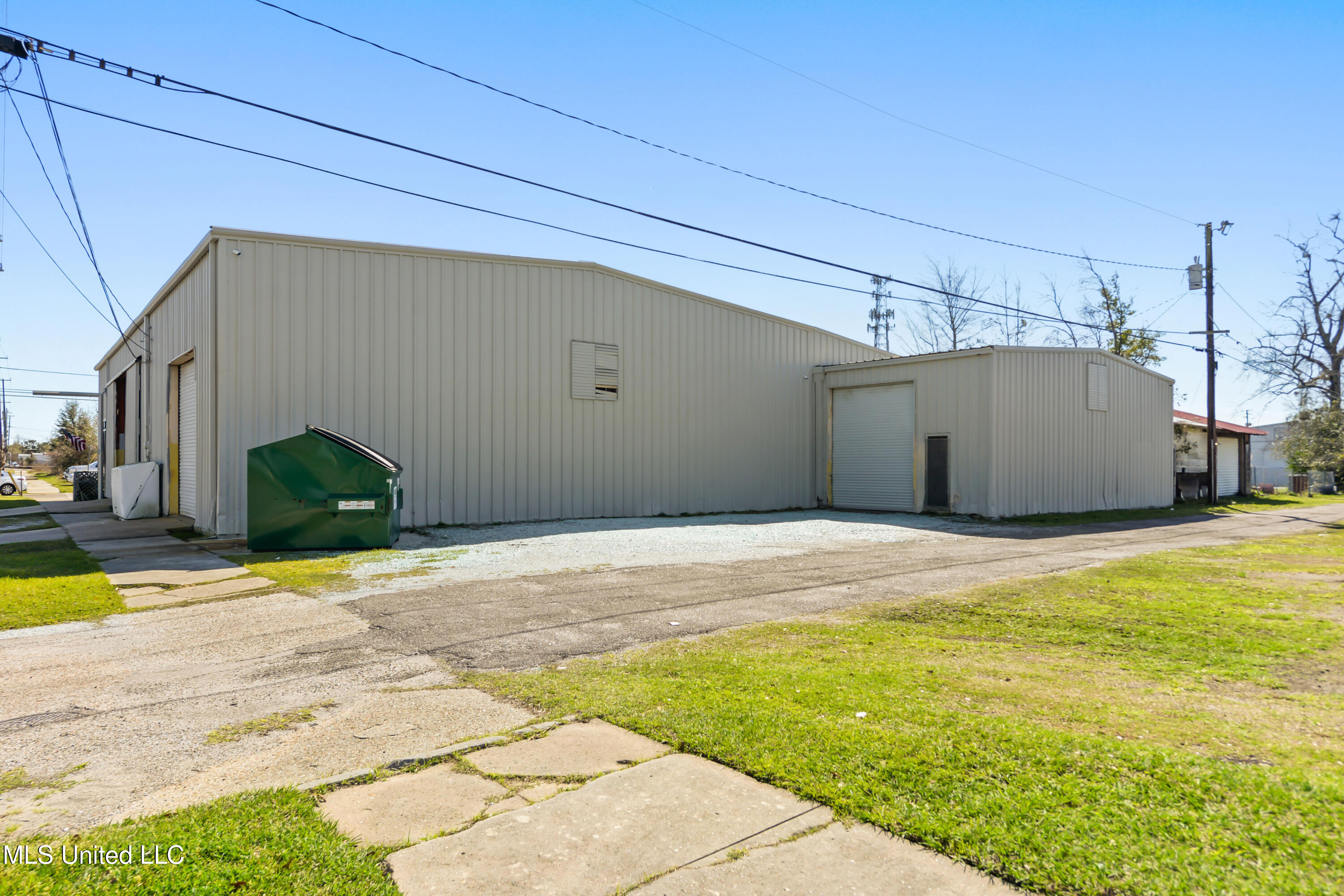 1621 29th Avenue Property Photo 3