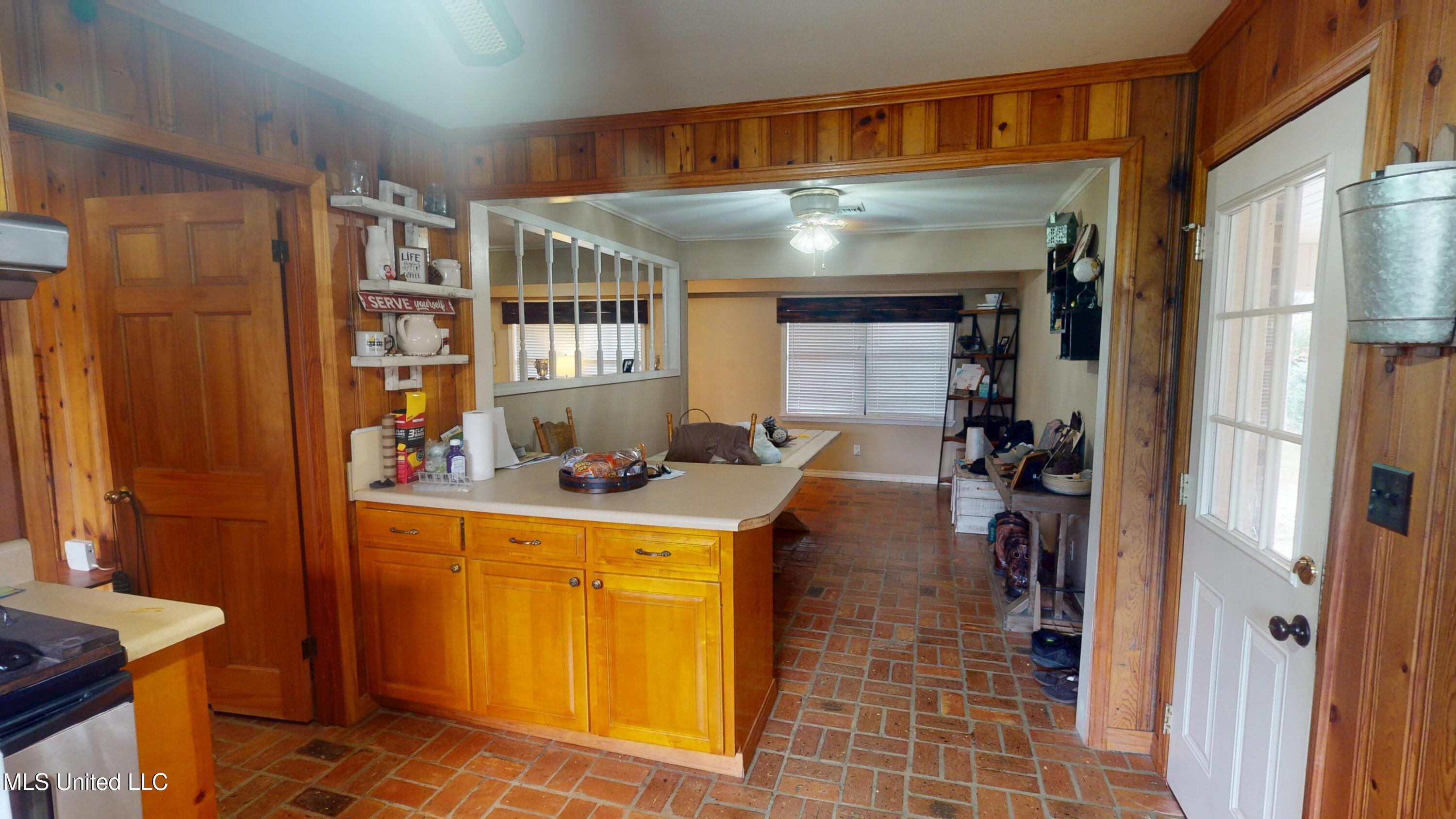 212 St Horace Street Property Photo 4