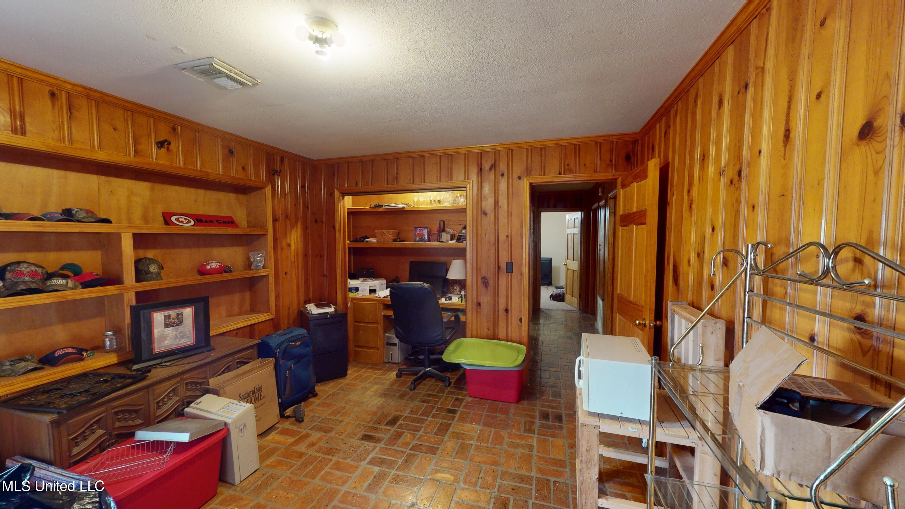 212 St Horace Street Property Photo 8