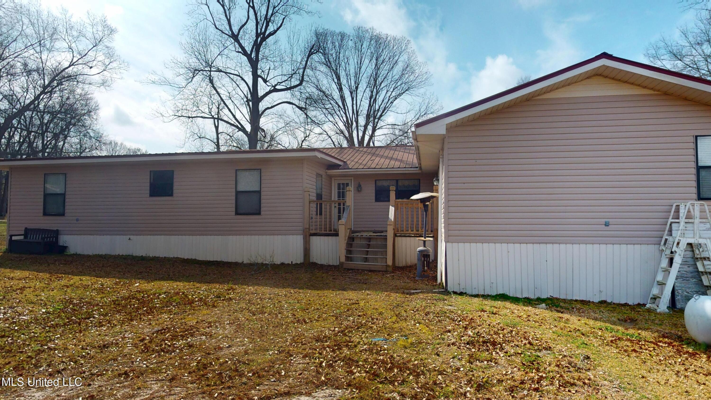 212 St Horace Street Property Photo 18