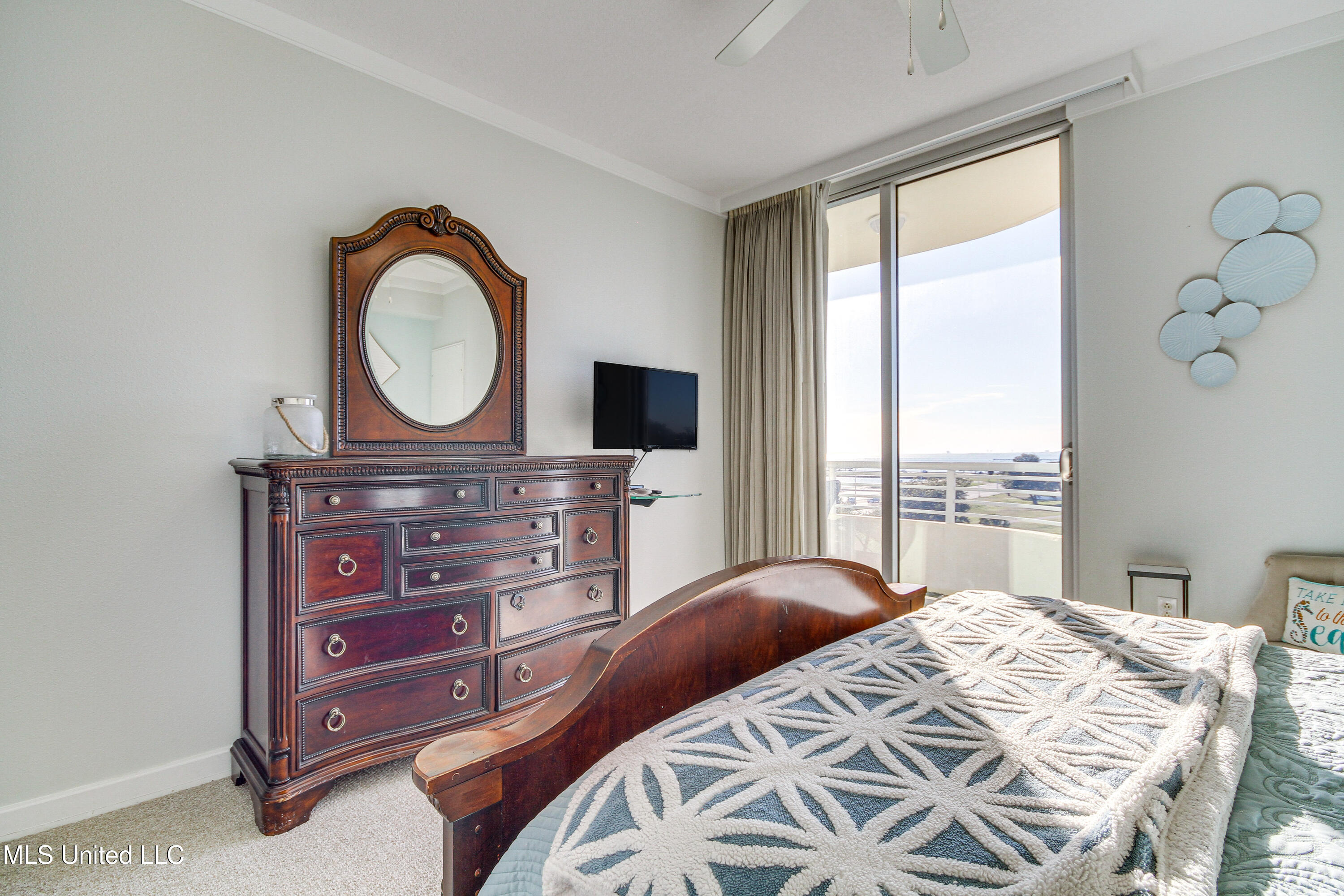 2060 Beach Boulevard Property Photo 18