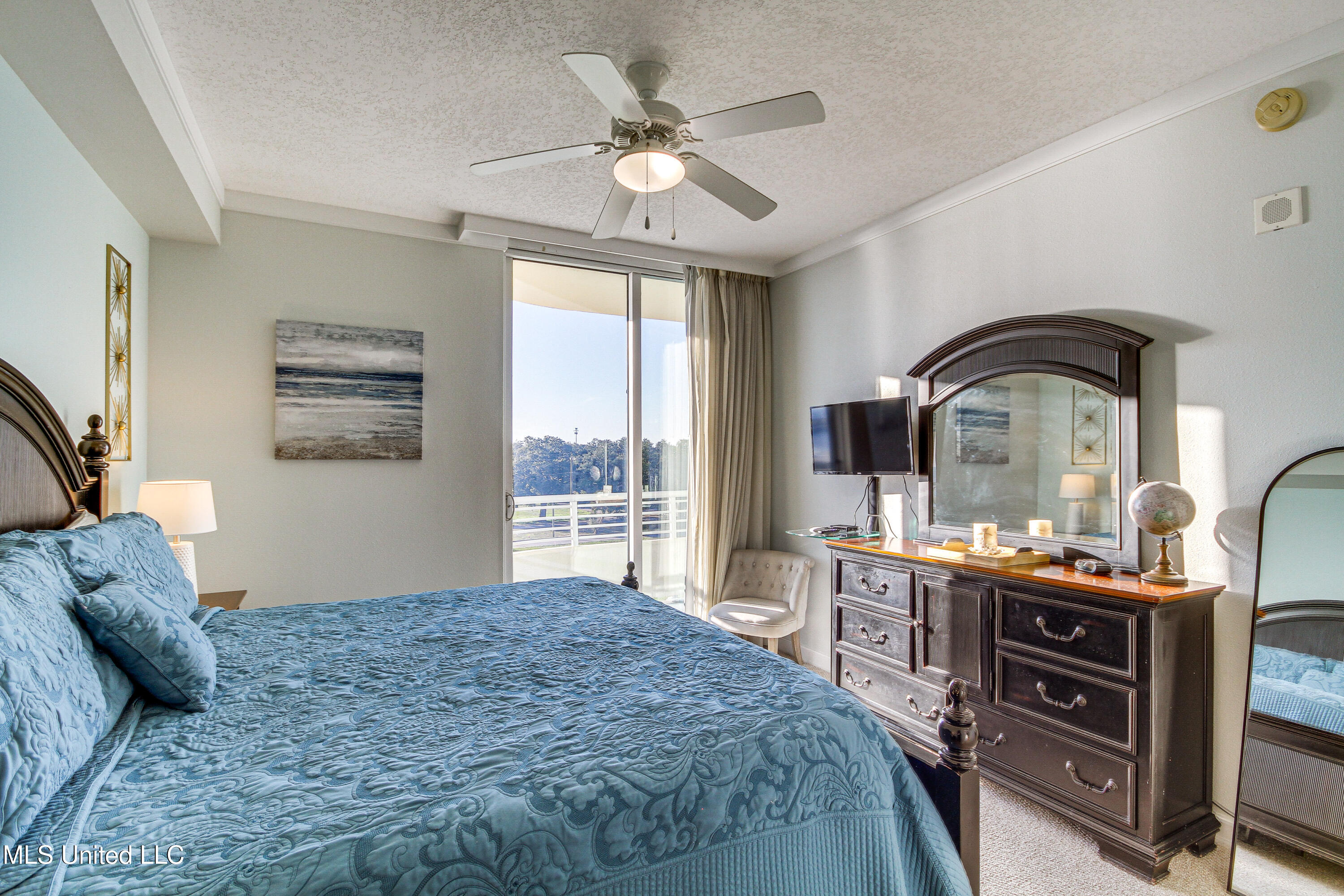 2060 Beach Boulevard Property Photo 24