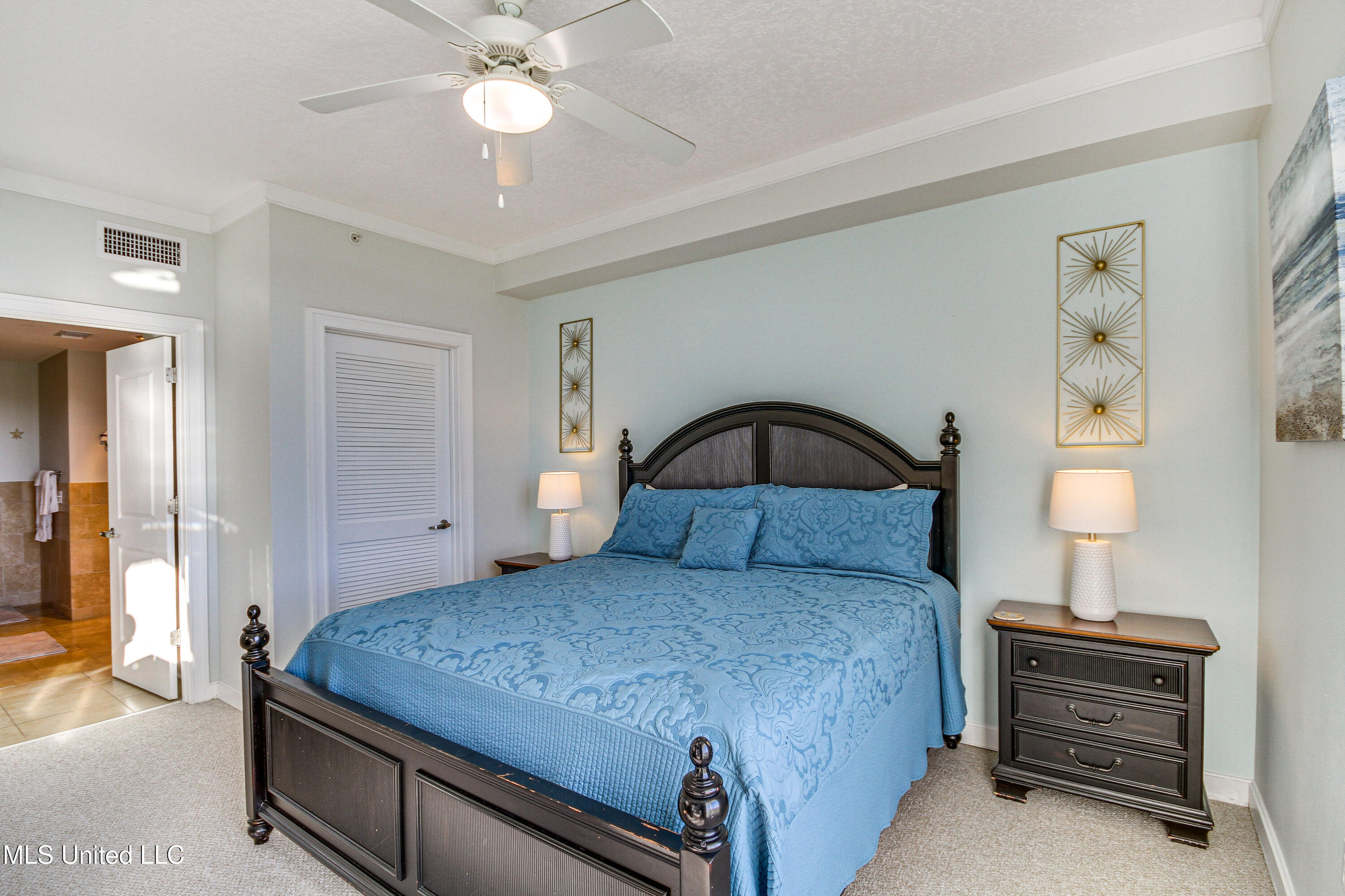 2060 Beach Boulevard Property Photo 25