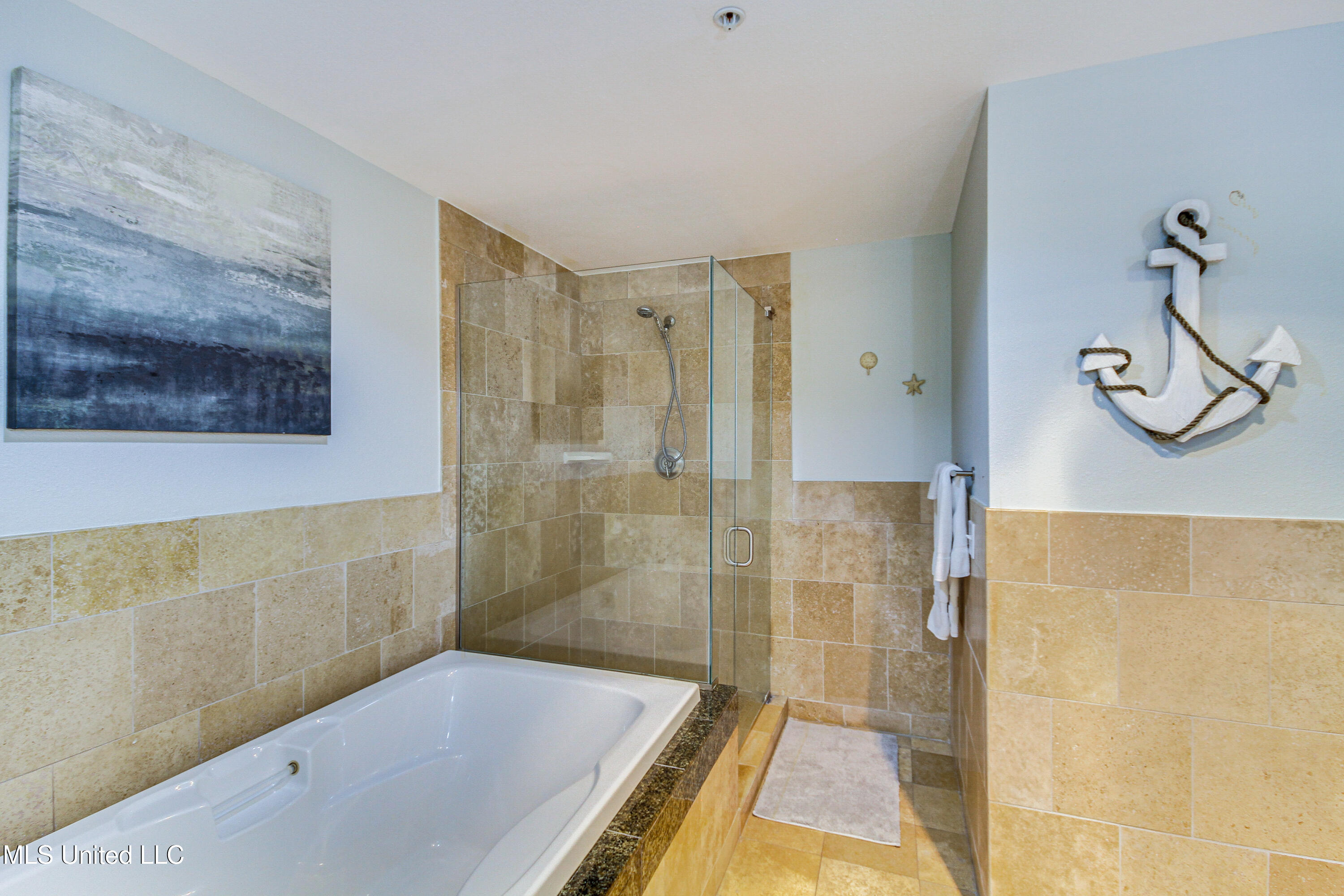 2060 Beach Boulevard Property Photo 26