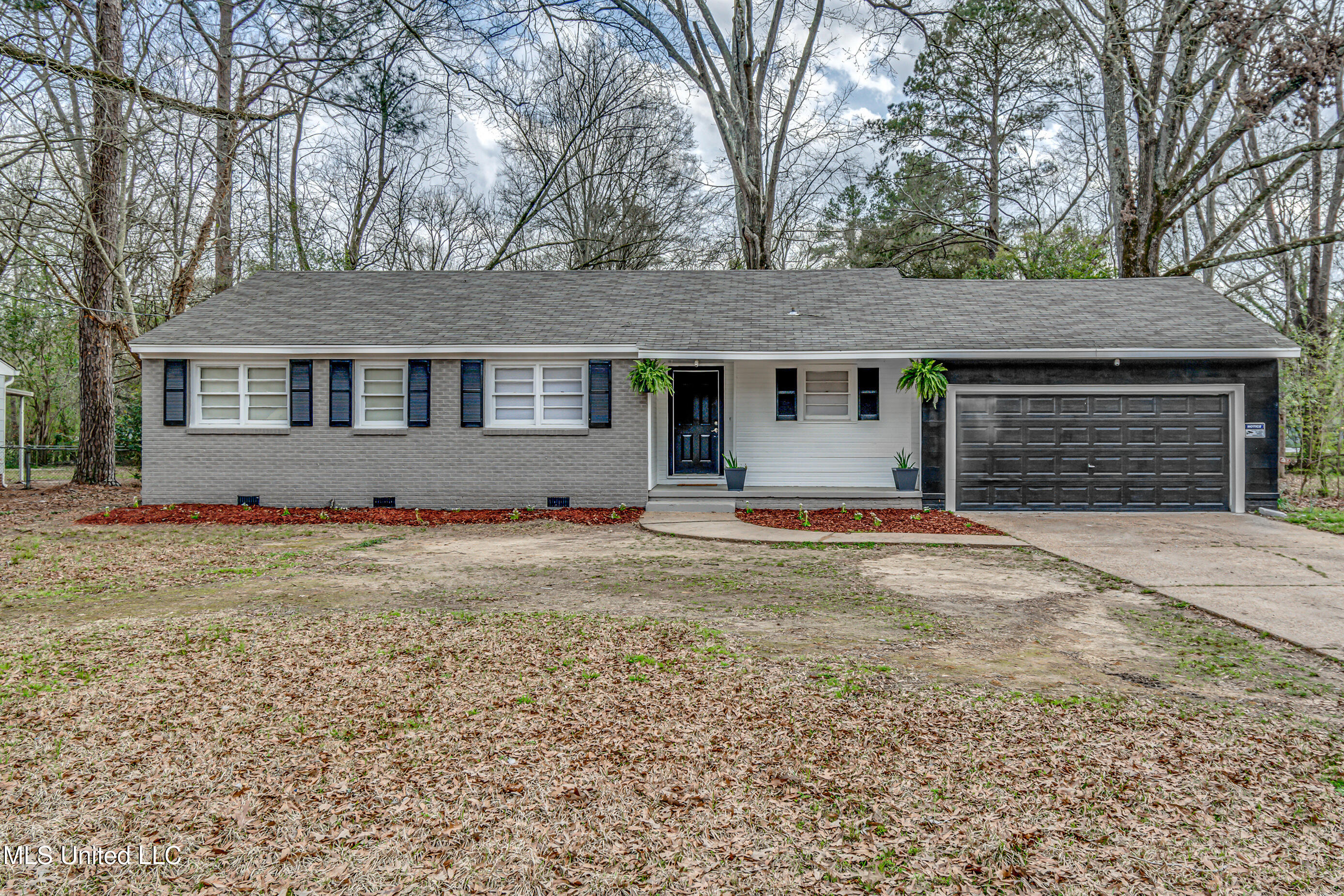 245 Wildwood Terrace Property Photo 1