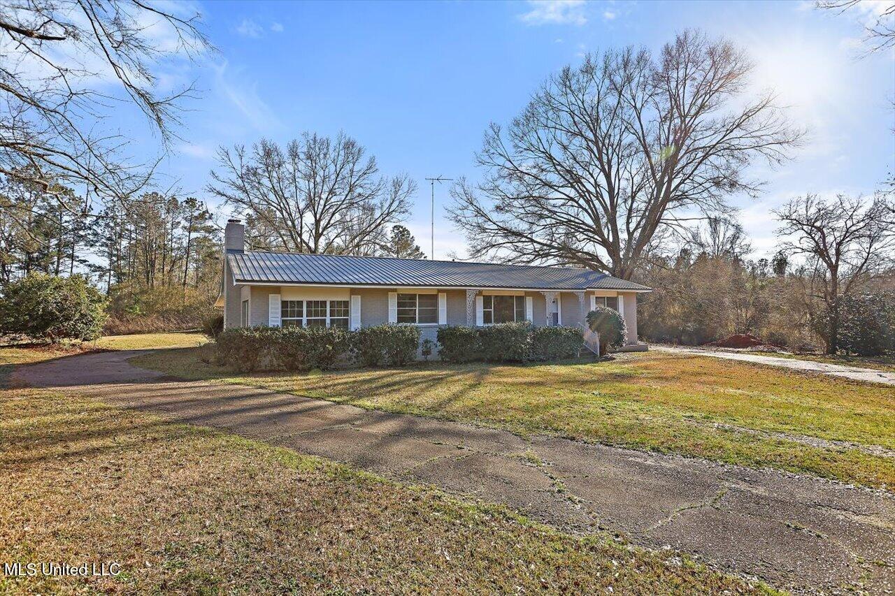 753 E Simpson Highway 28 Property Photo 2
