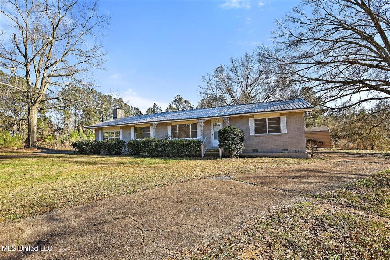 753 E Simpson Highway 28 Property Photo 3