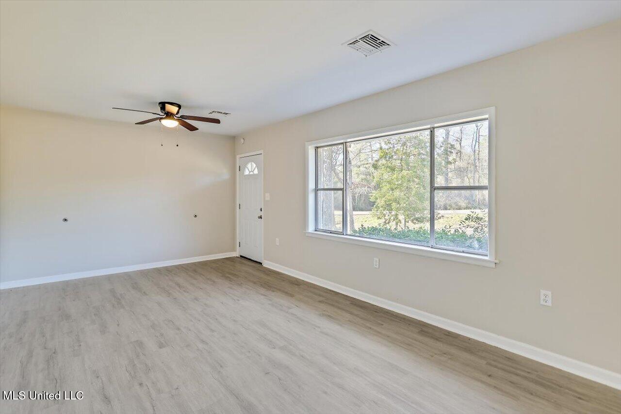 753 E Simpson Highway 28 Property Photo 6