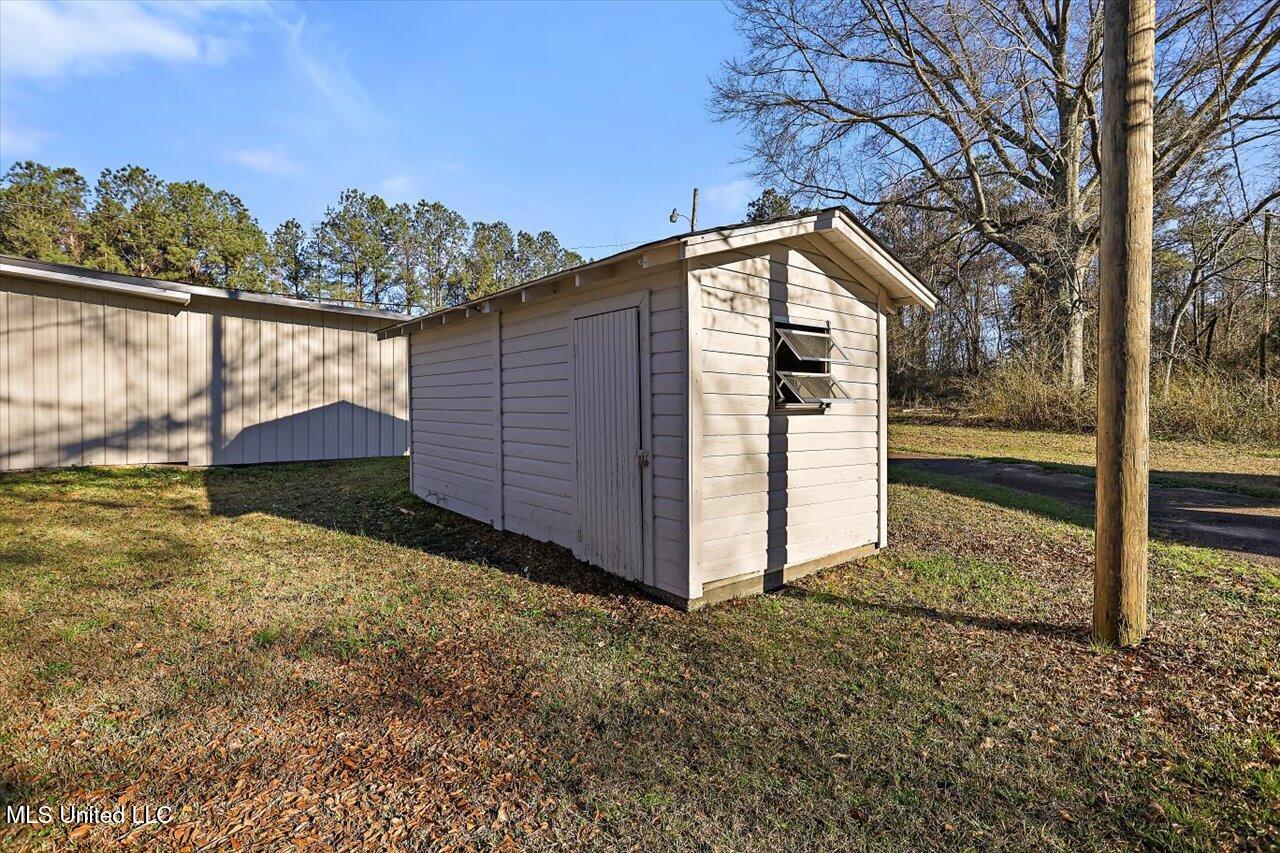 753 E Simpson Highway 28 Property Photo 28