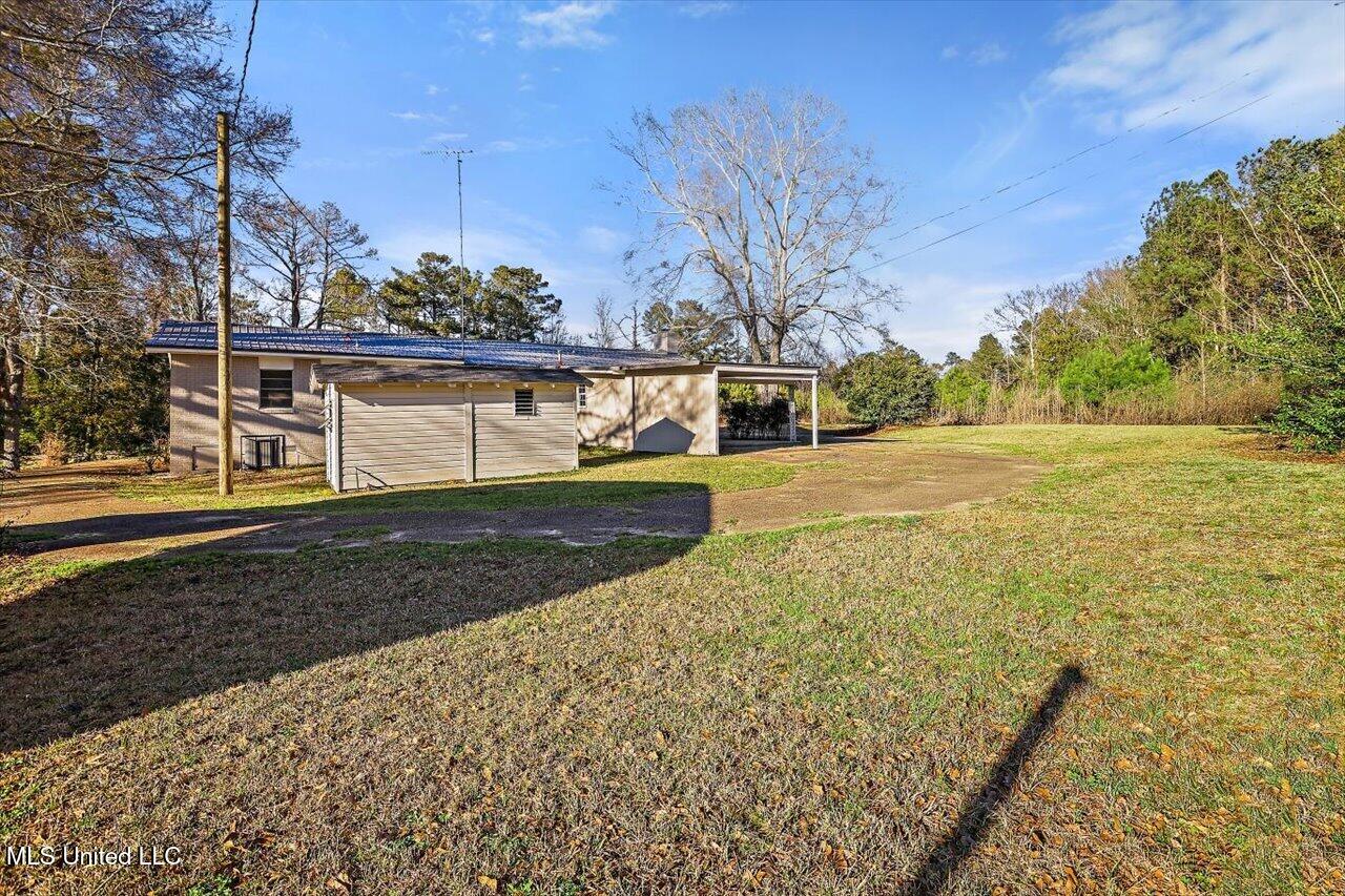 753 E Simpson Highway 28 Property Photo 30