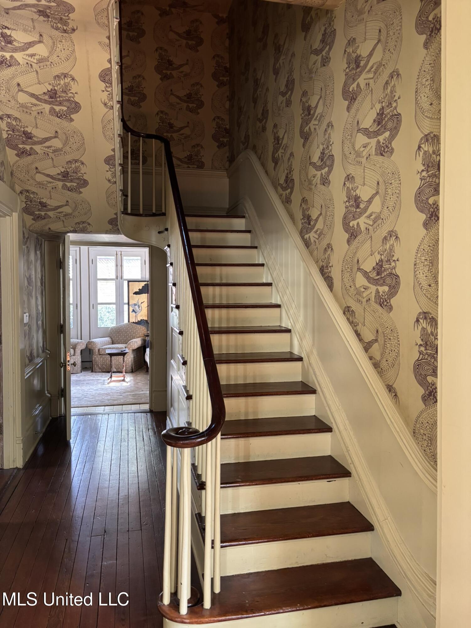 705 Washington Street Property Photo 24