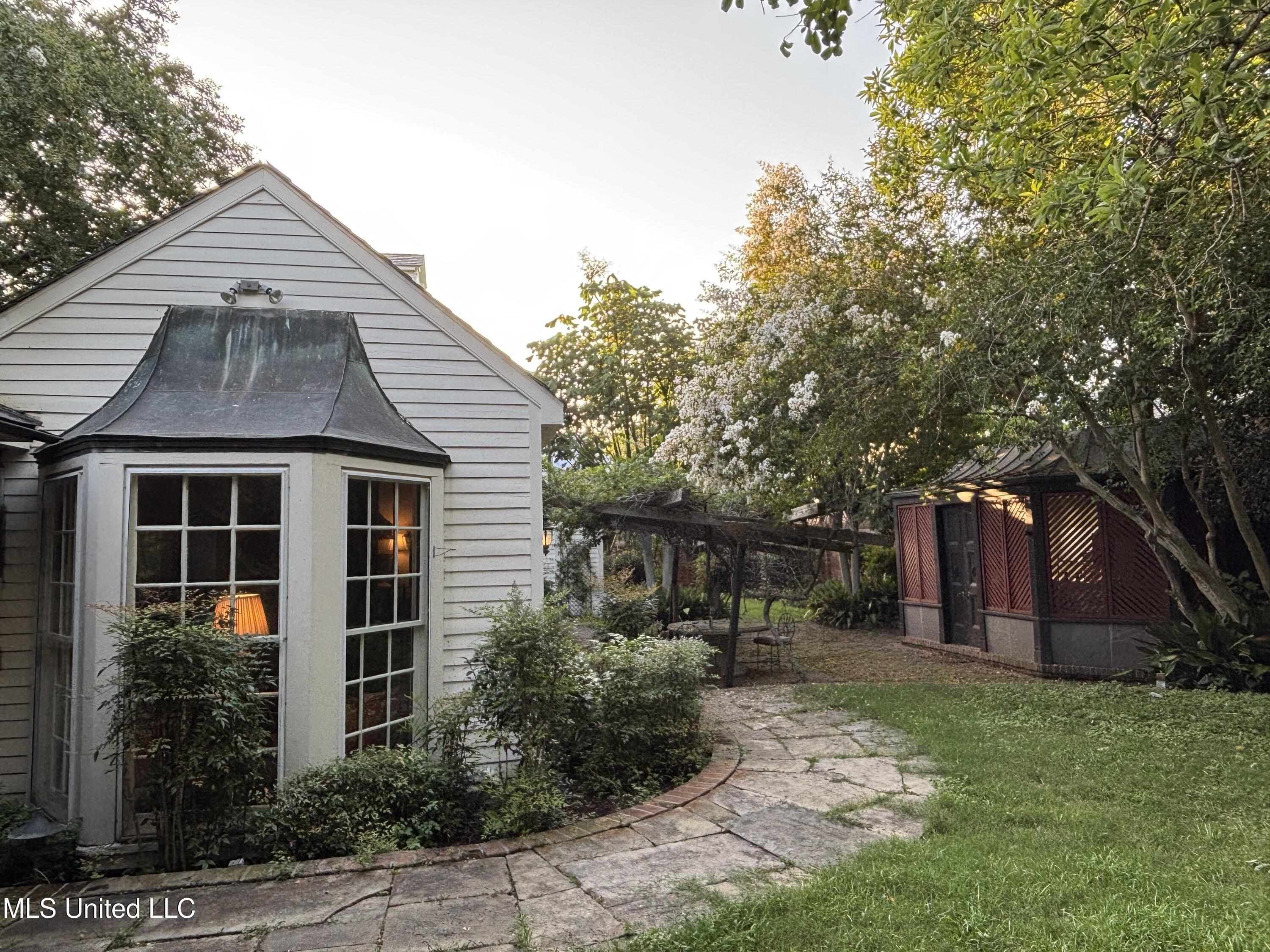 705 Washington Street Property Photo 45