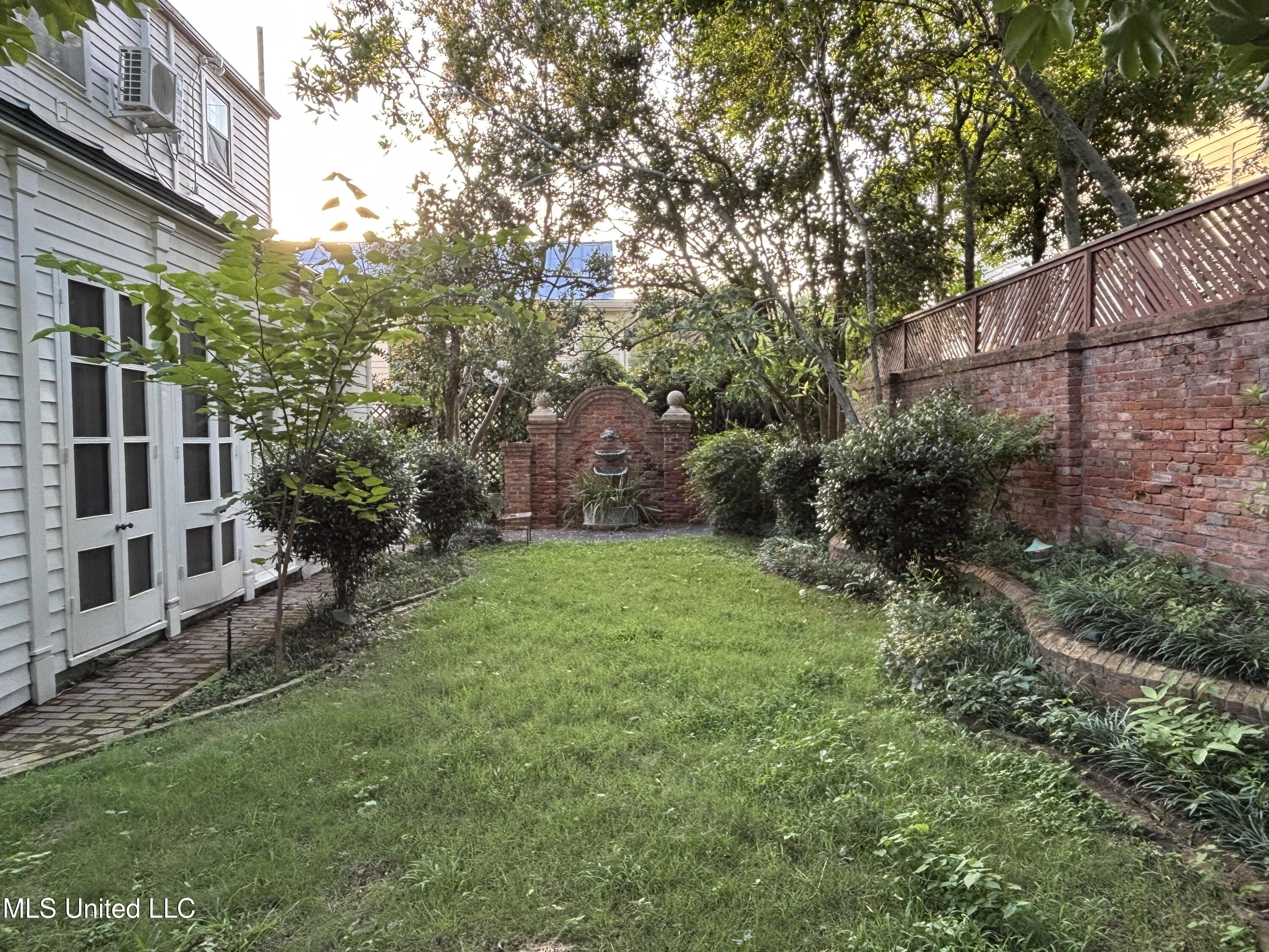 705 Washington Street Property Photo 47