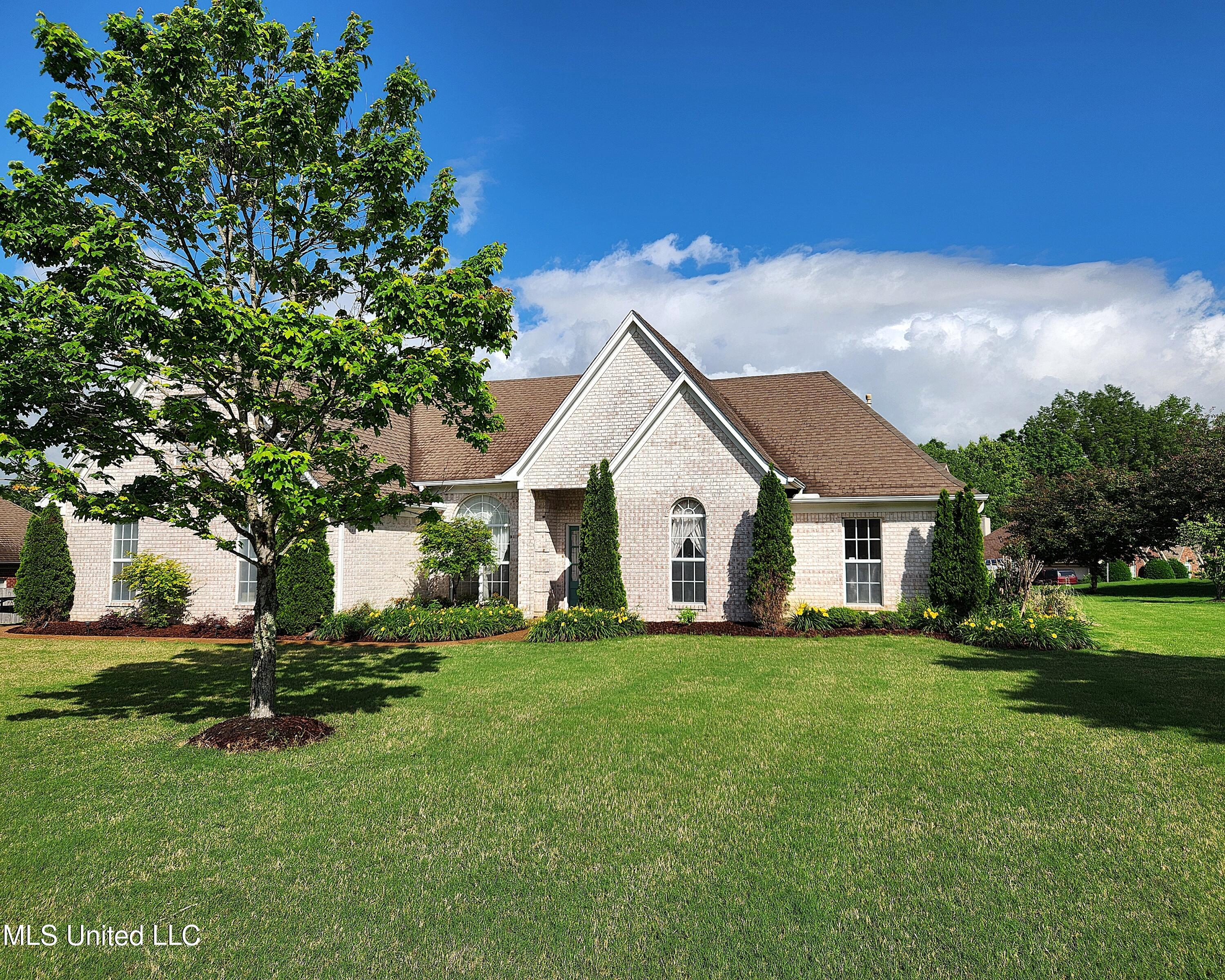 1719 Magnolia Manor Drive Property Photo 1