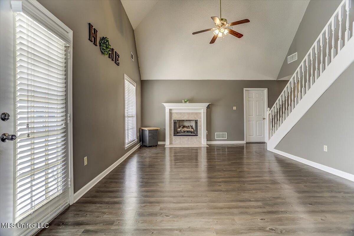 8823 Bell Forrest Drive Property Photo 10