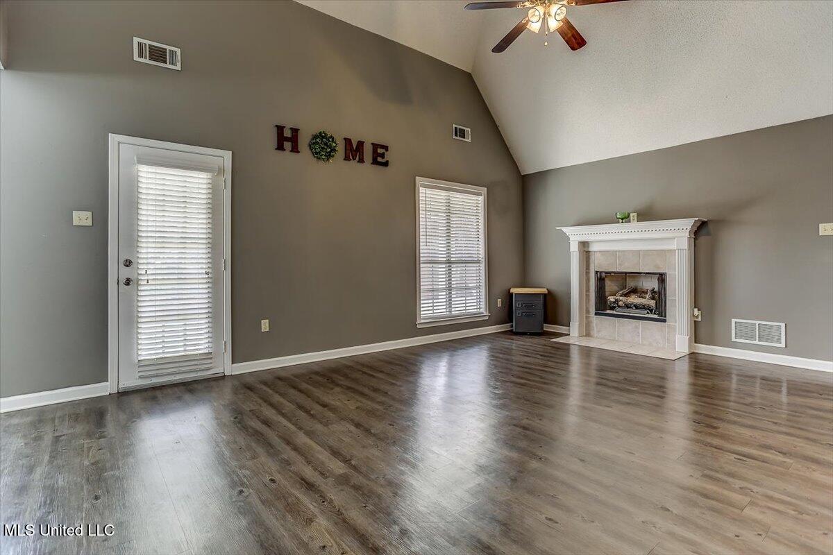 8823 Bell Forrest Drive Property Photo 12