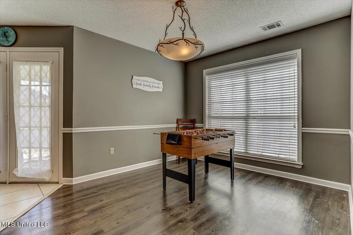 8823 Bell Forrest Drive Property Photo 14